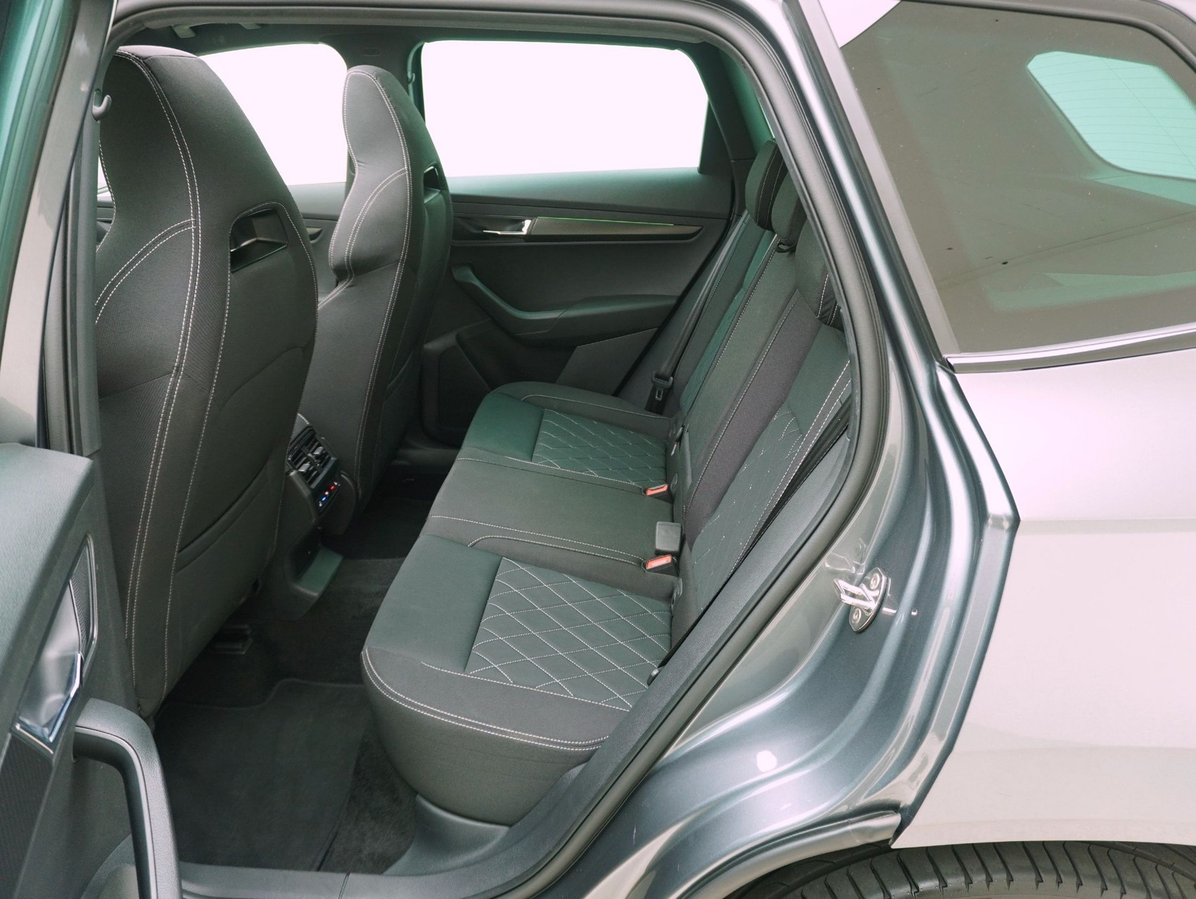 SKODA Karoq 2.0 TDI DSG Sport Line 4x4-image-11