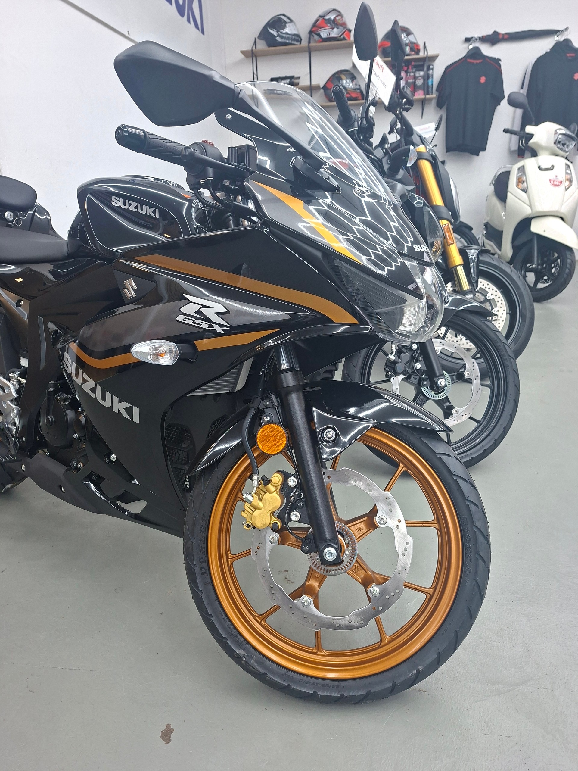 SUZUKI GSX-R 125-image-1