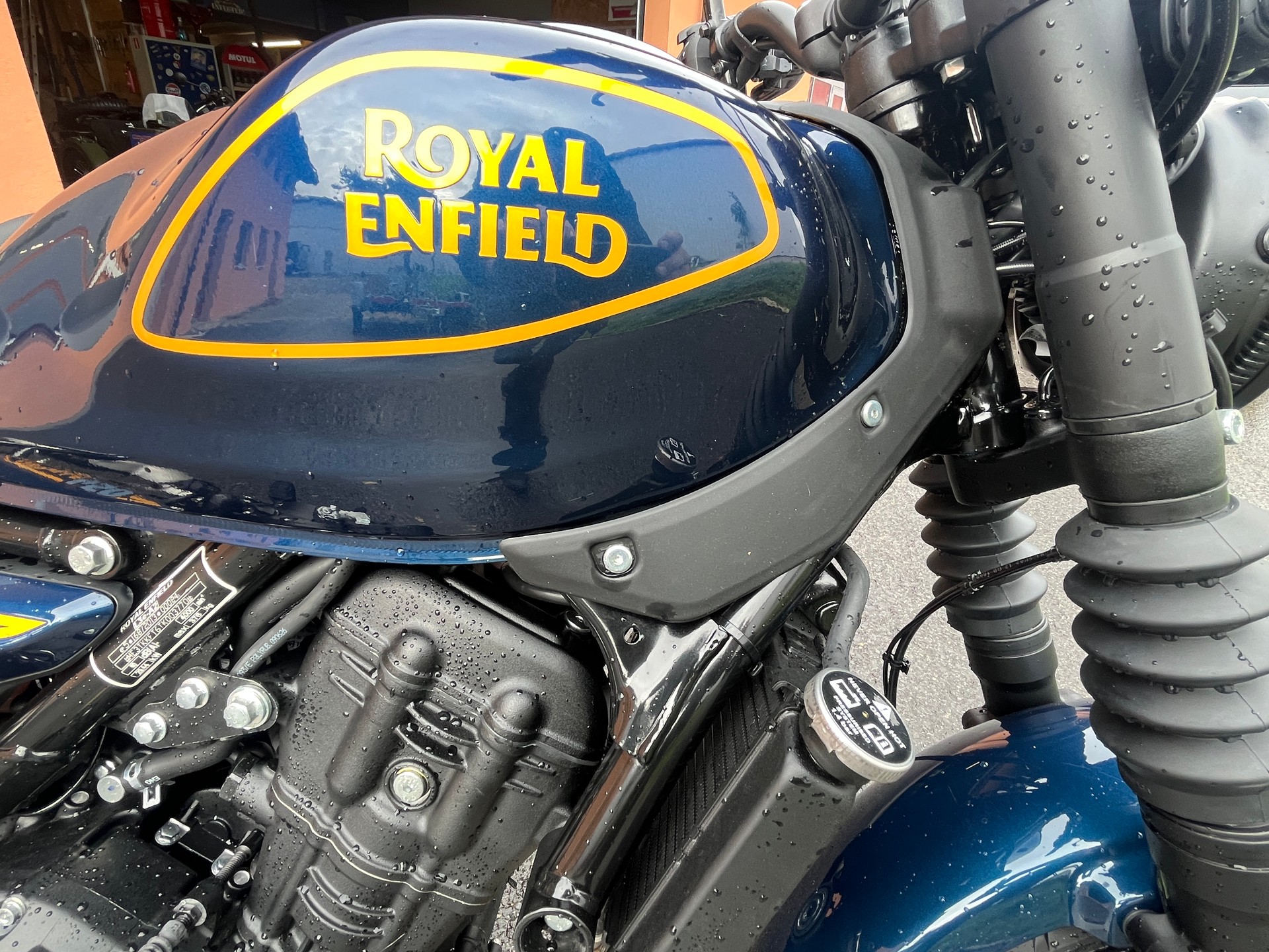 ROYAL ENFIELD Guerrilla 450 Mid-image-5