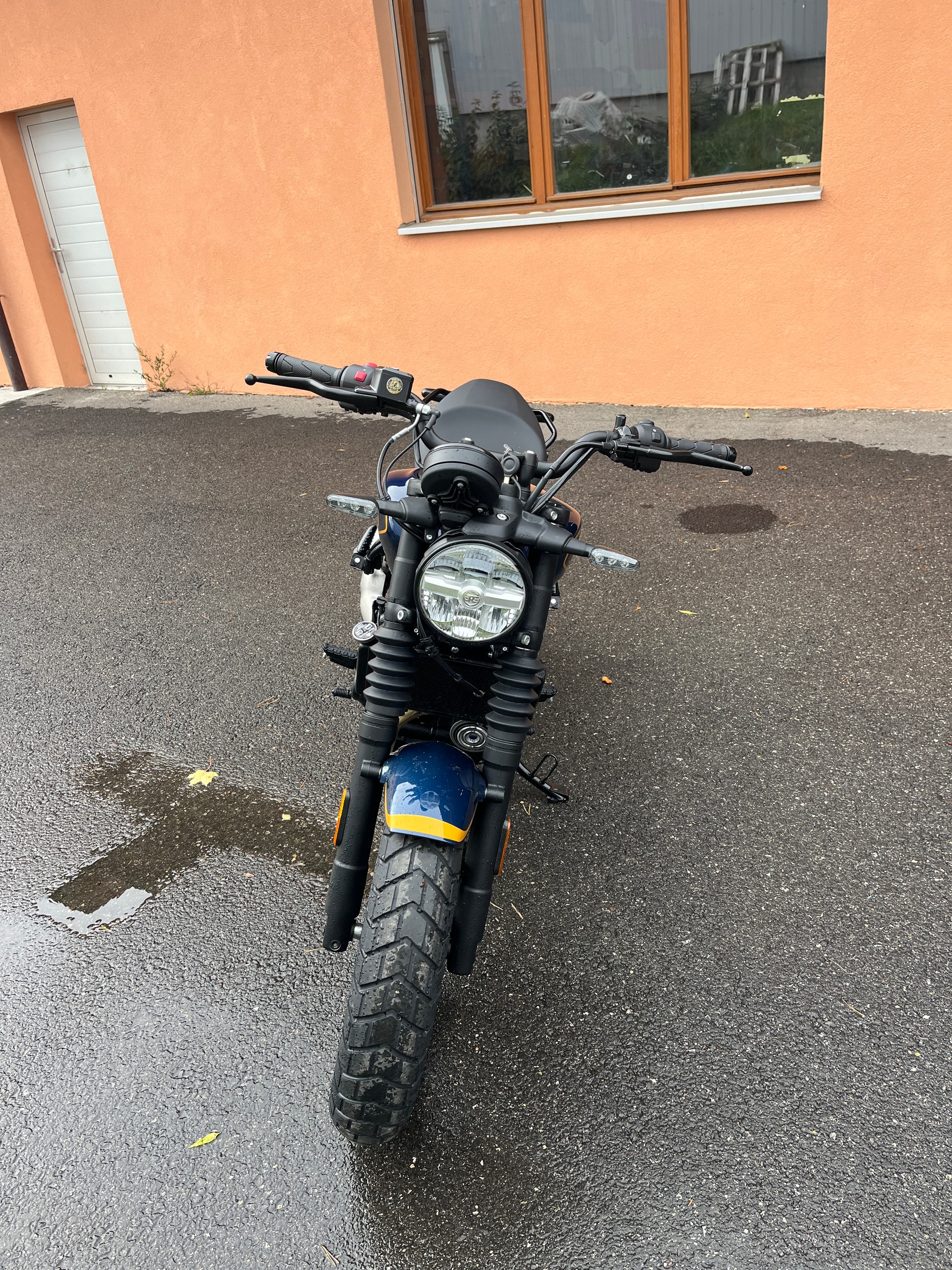 ROYAL ENFIELD Guerrilla 450 Mid-image-3