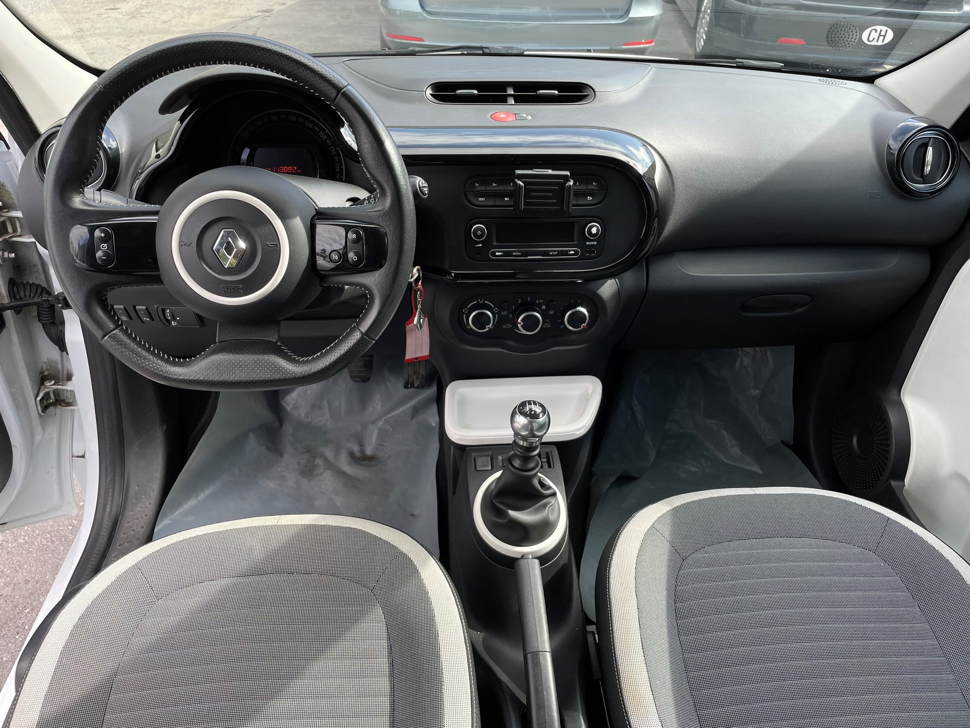RENAULT Twingo 0.9 City-image-10