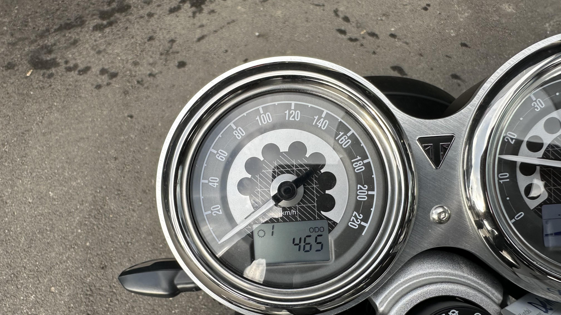 TRIUMPH Speed Twin 1200-image-1
