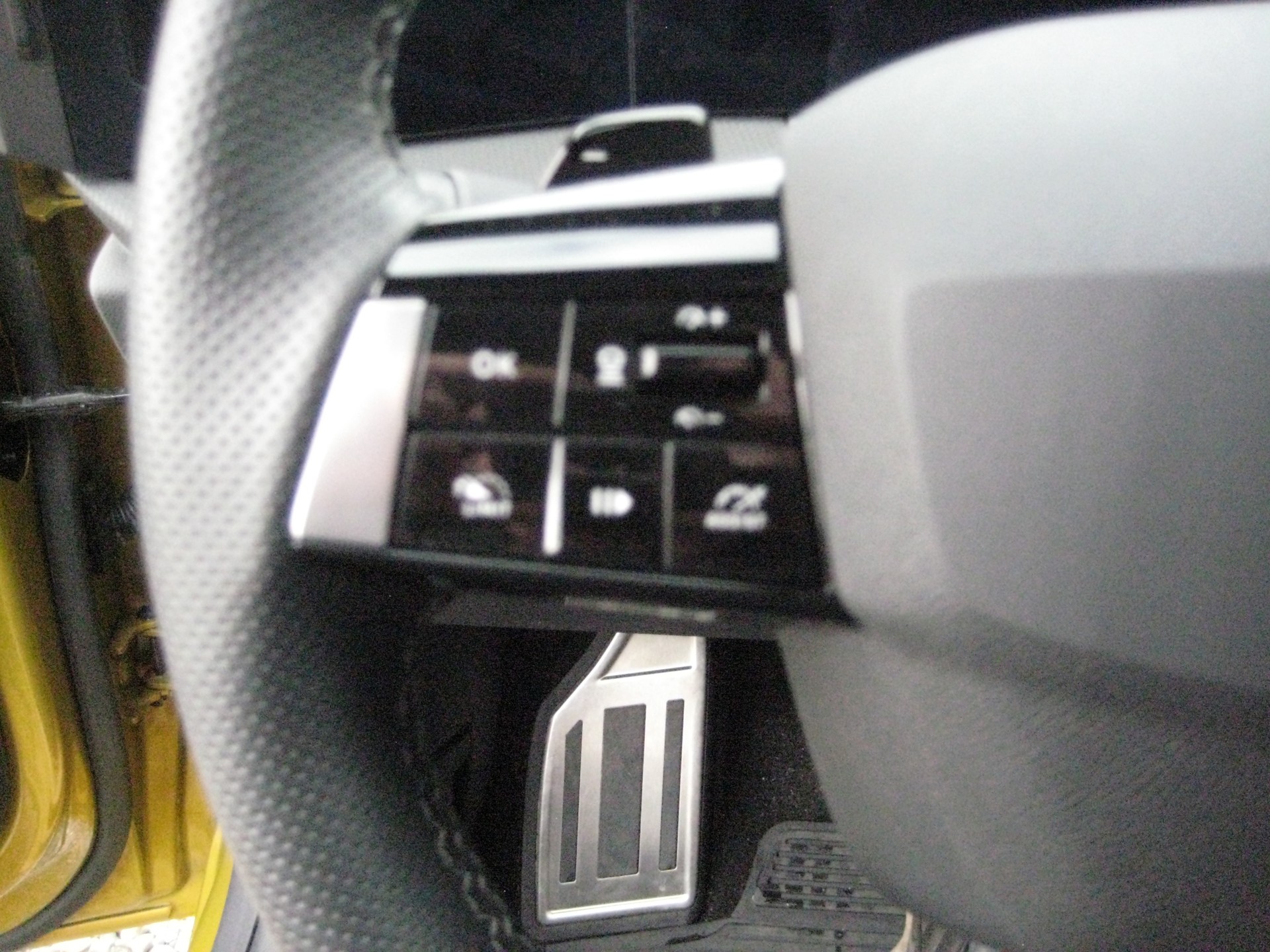 OPEL Astra 1.2i Turbo Swiss Plus A-image-6