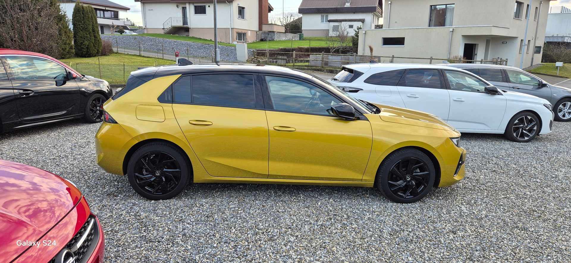 OPEL Astra 1.2i Turbo Swiss Plus A-image-1