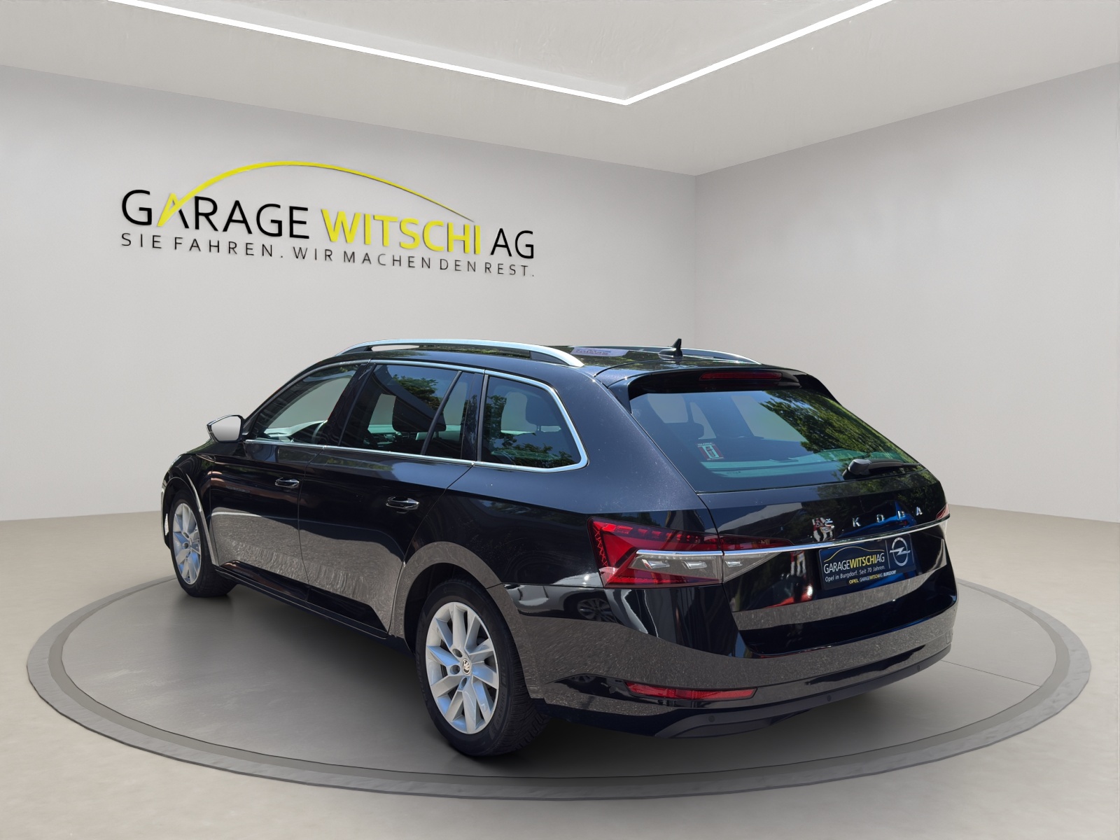 SKODA Superb Combi 2.0 TDI Style DSG-image-6