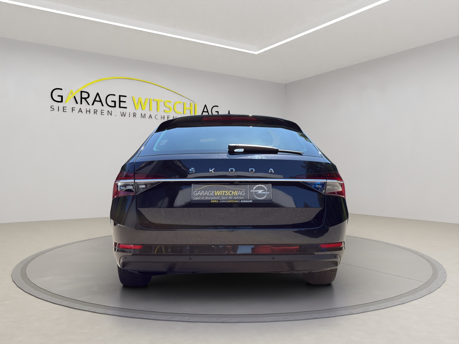 SKODA Superb Combi 2.0 TDI Style DSG-image-5