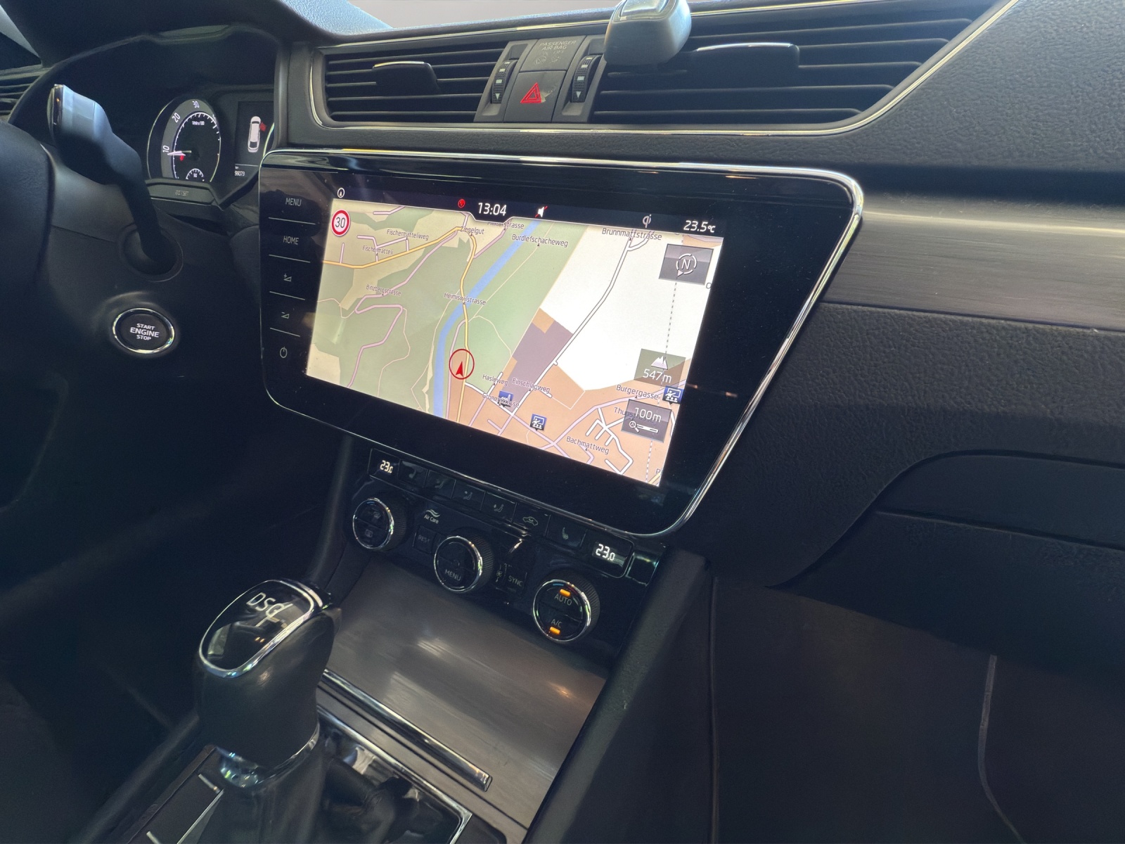 SKODA Superb Combi 2.0 TDI Style DSG-image-14