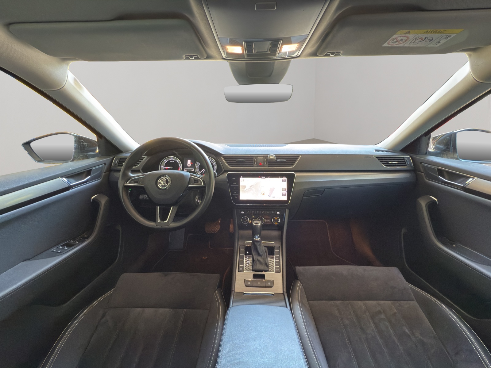 SKODA Superb Combi 2.0 TDI Style DSG-image-12