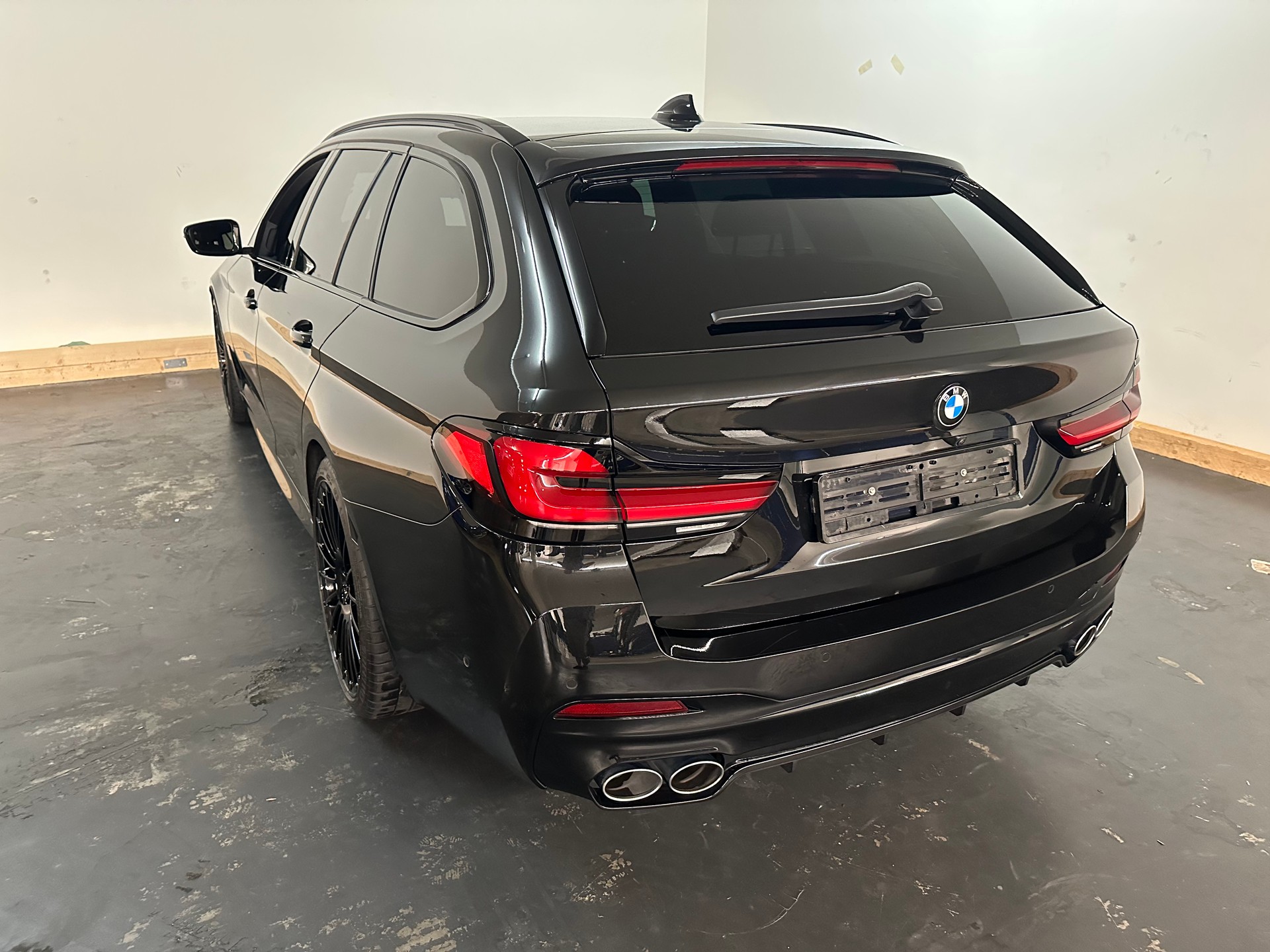 BMW-ALPINA D5 S Touring xDrive Switch-Tronic-image-12