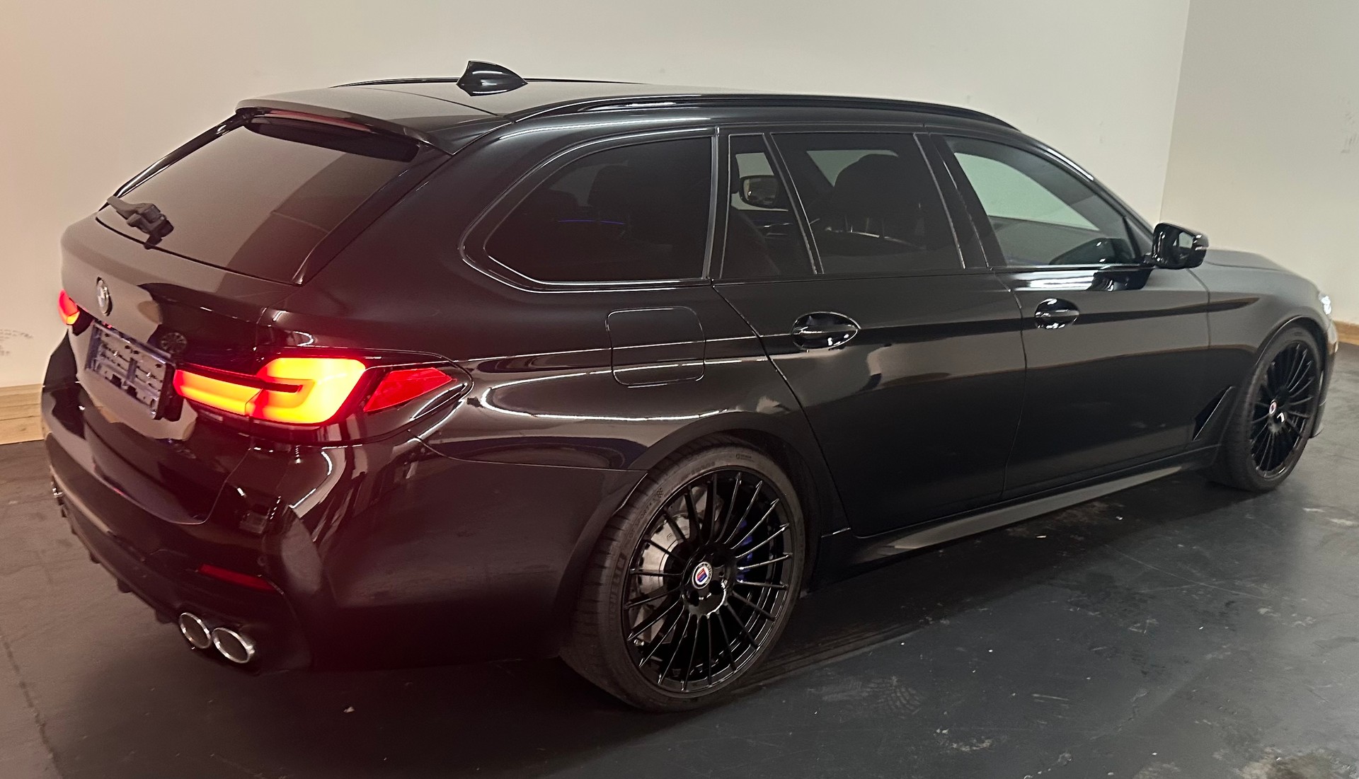 BMW-ALPINA D5 S Touring xDrive Switch-Tronic-image-11