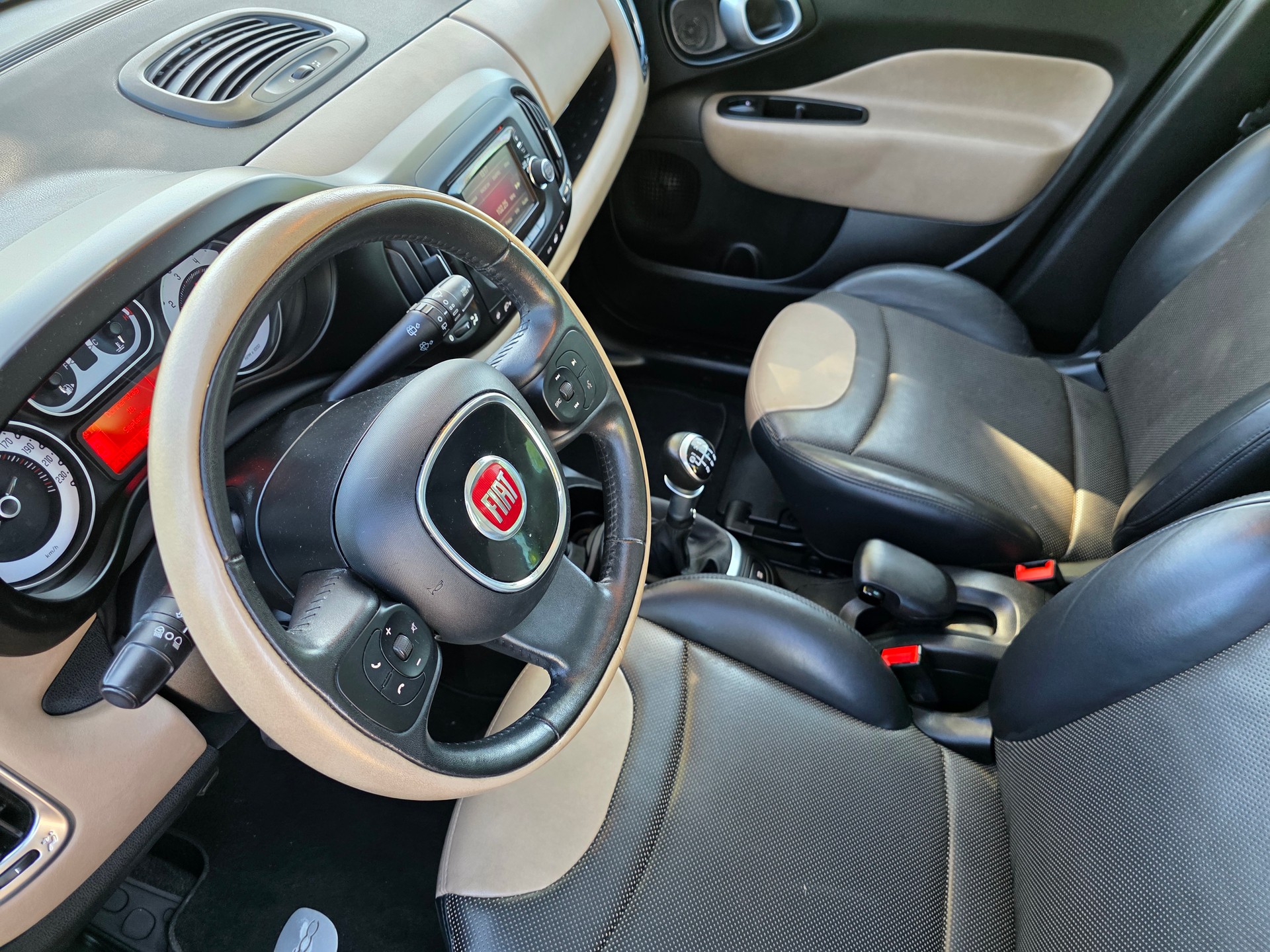 FIAT 500L Living 1.6 JTD Lounge-image-17
