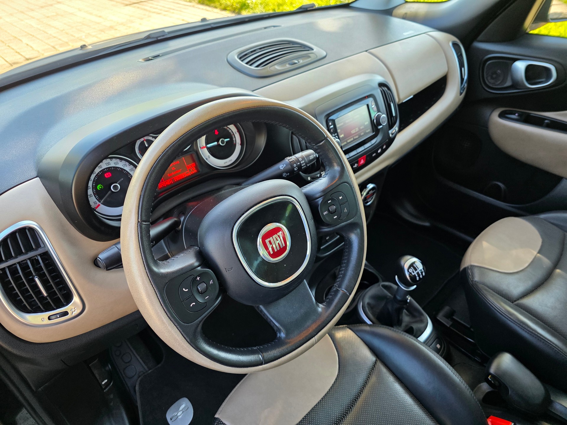 FIAT 500L Living 1.6 JTD Lounge-image-18