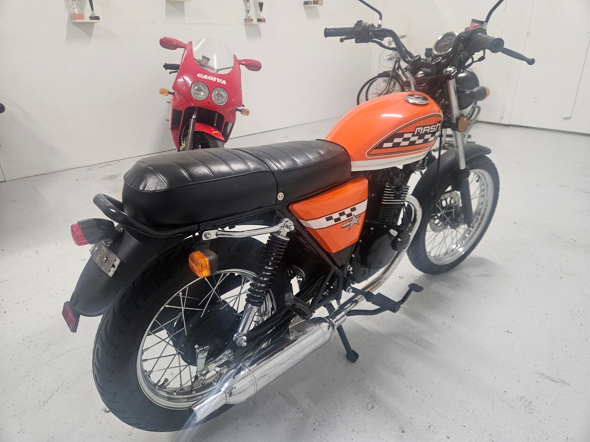 MASH 125 Seventy Five-image-3