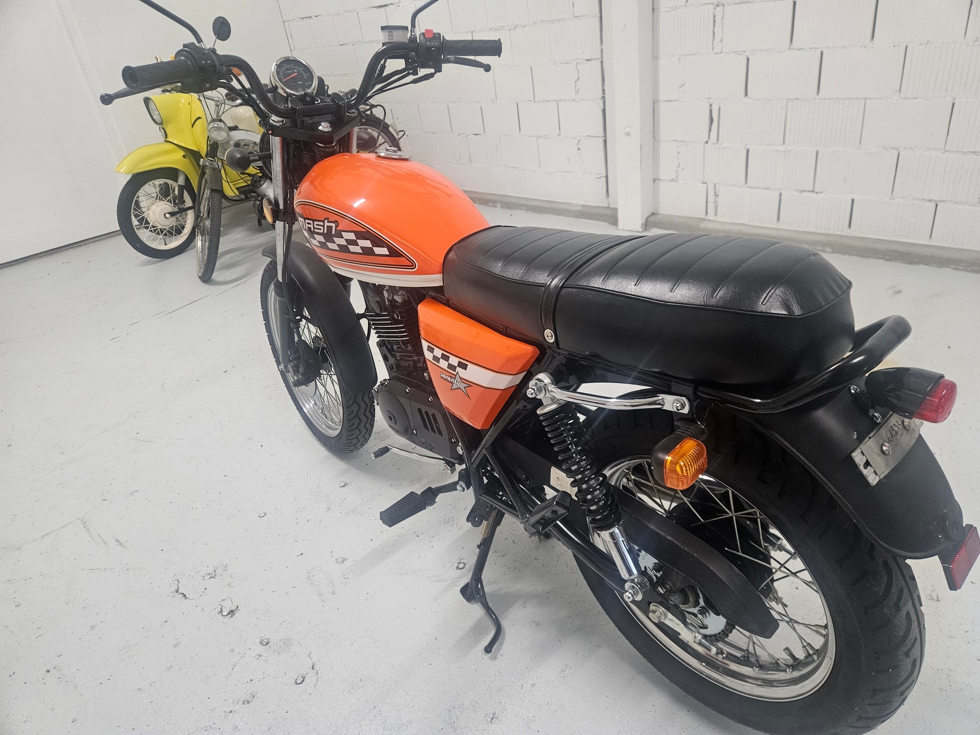 MASH 125 Seventy Five-image-5