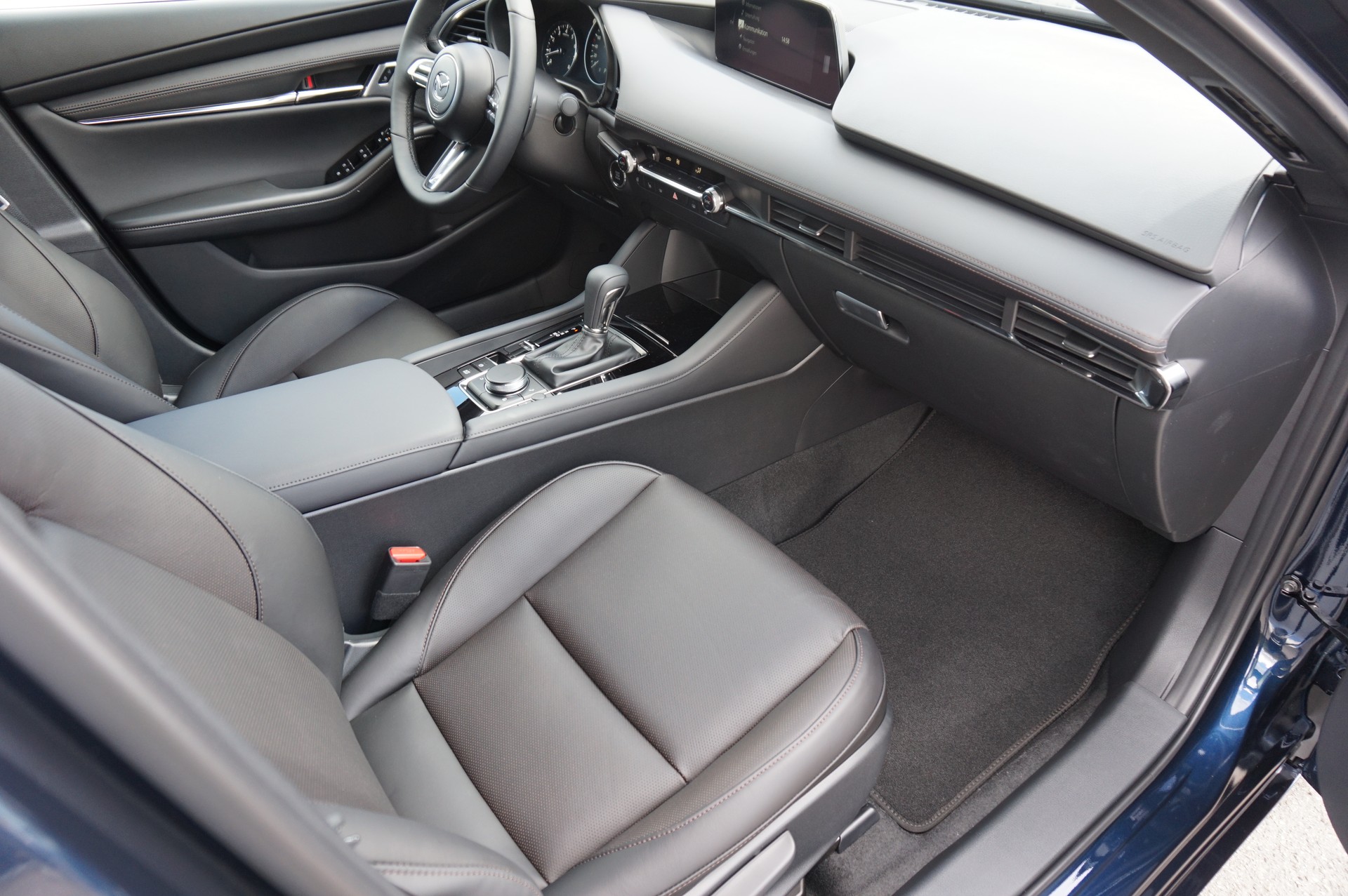 MAZDA 3 Hatchback SKYACTIV-X M Hybrid 186 Ambition Automat-image-10