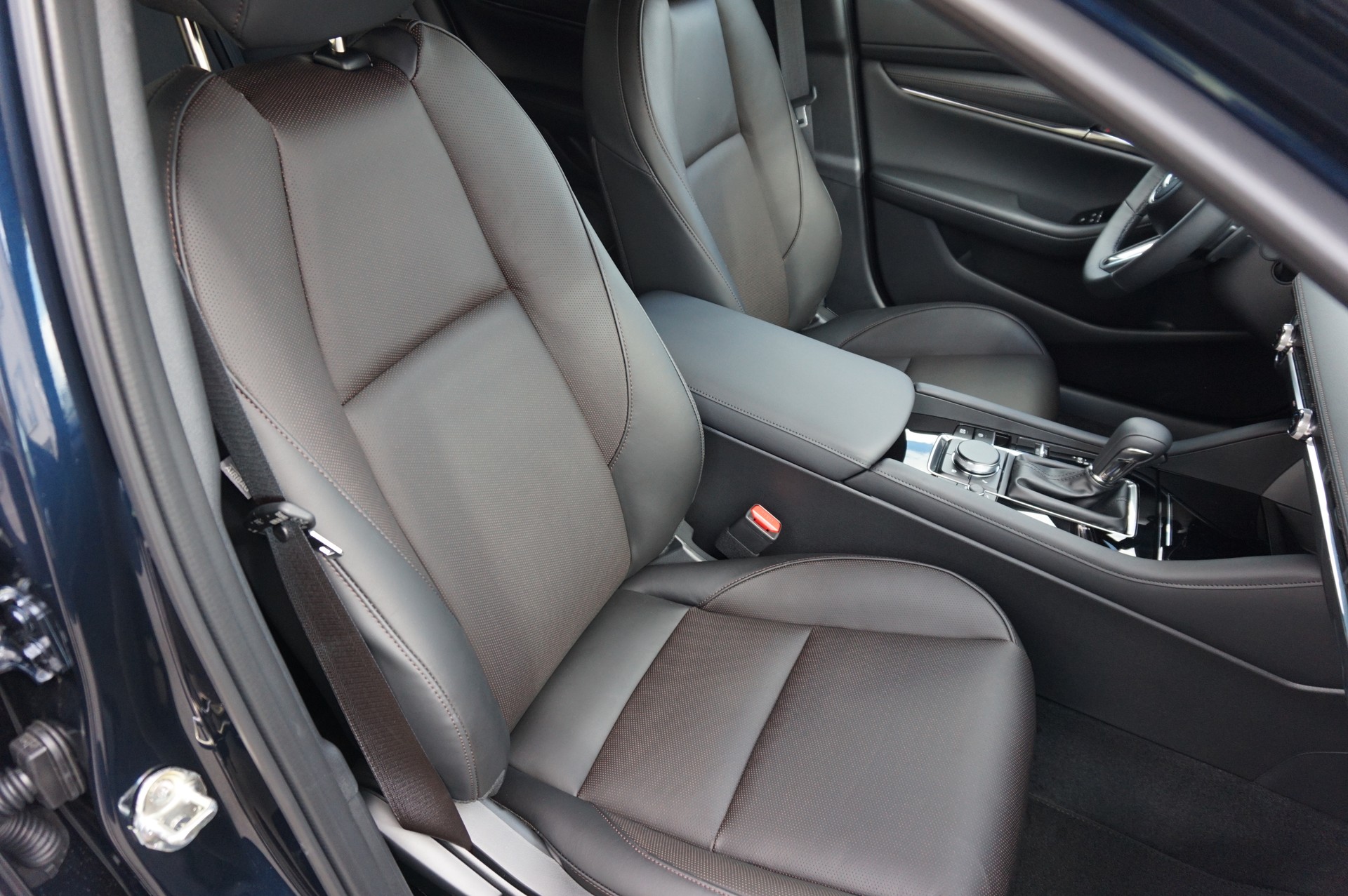 MAZDA 3 Hatchback SKYACTIV-X M Hybrid 186 Ambition Automat-image-9