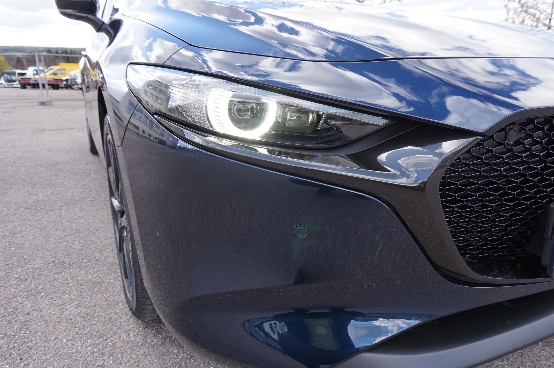 MAZDA 3 Hatchback SKYACTIV-X M Hybrid 186 Ambition Automat-image-6