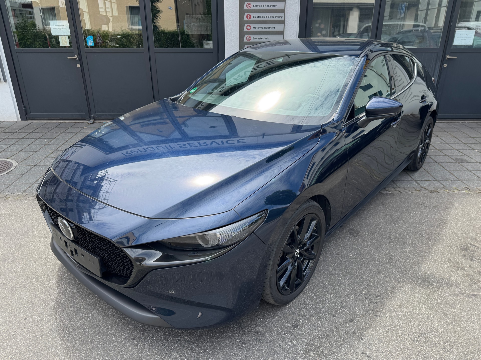 MAZDA 3 Hatchback SKYACTIV-X M Hybrid 186 Ambition Automat-showroom-element-1
