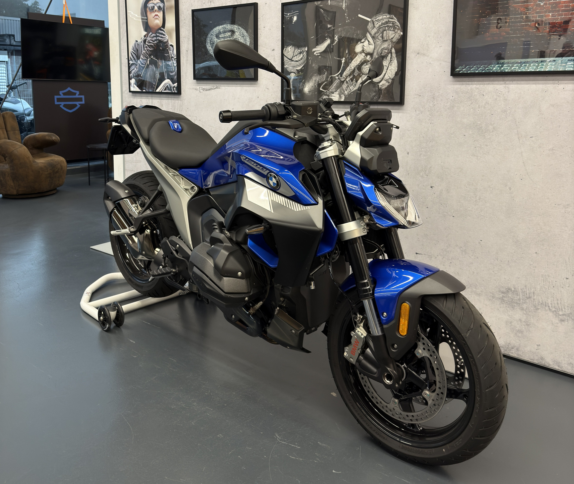 BMW R 1300 R-image-1
