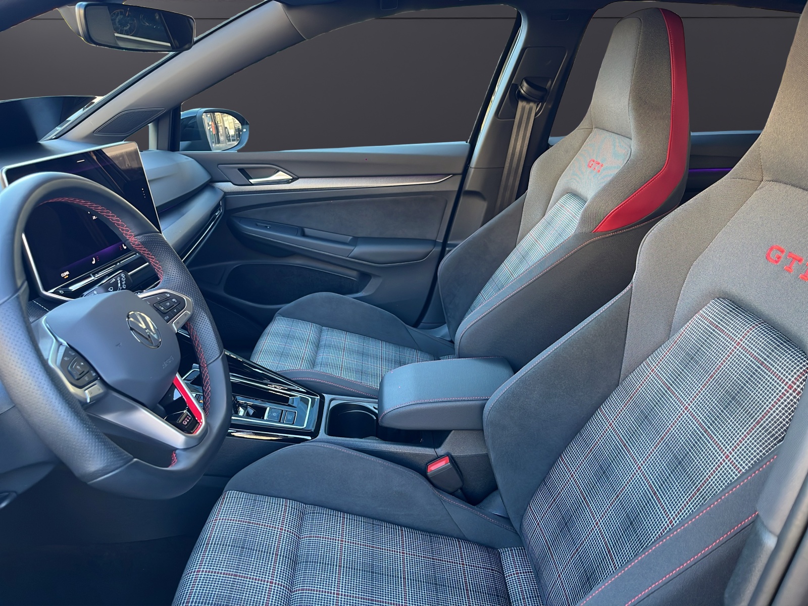 VW Golf 2.0 TSI GTI DSG Black Edition-image-5