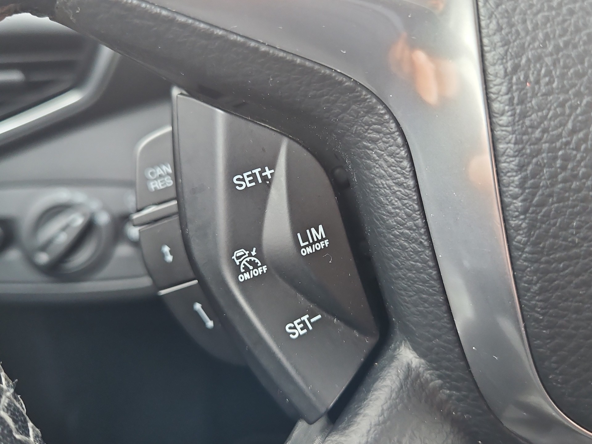 FORD Kuga 2.0 TDCi Titanium S 4WD PowerShift-image-11