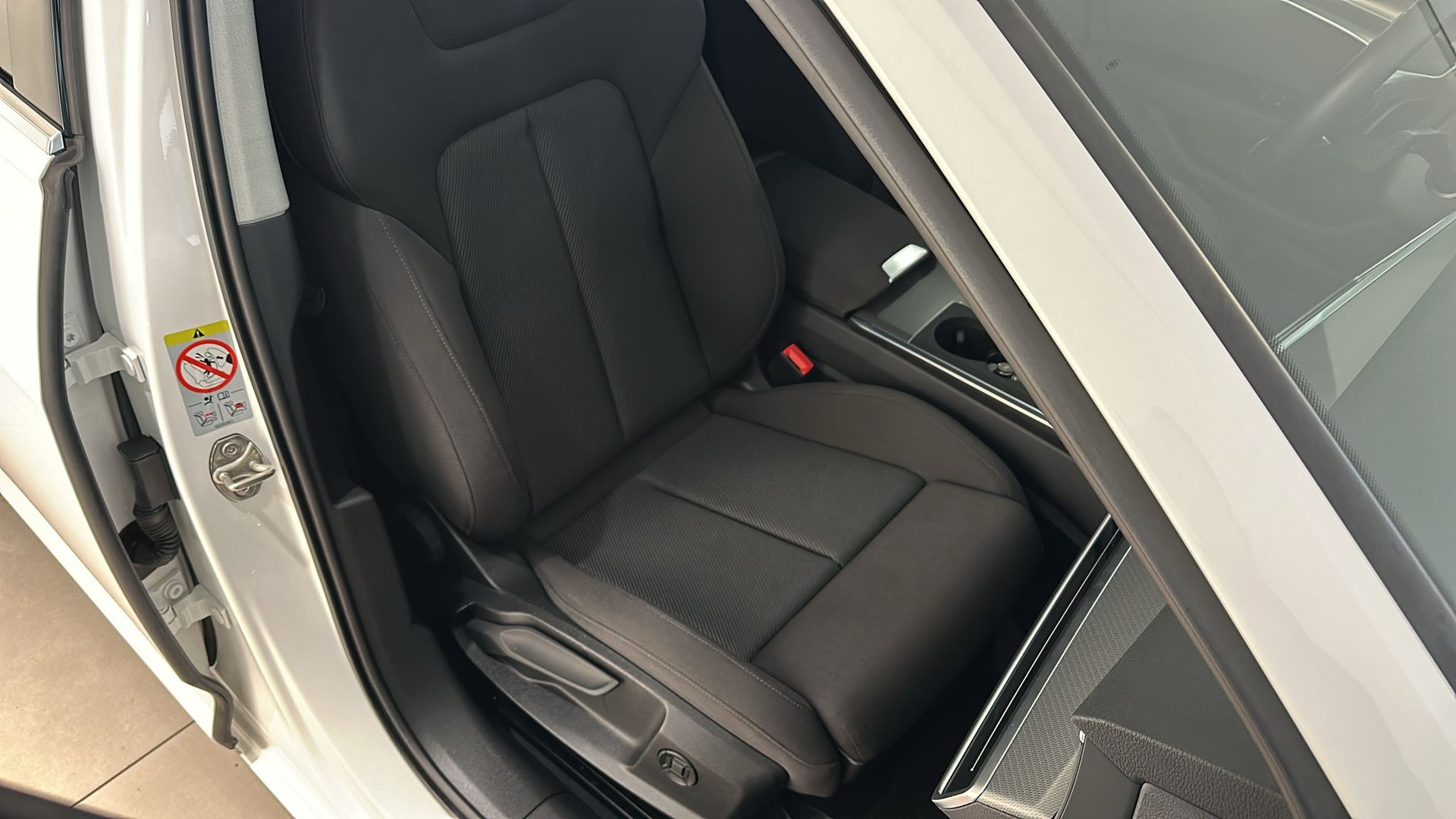 AUDI A6 Avant 40 TDI Sport quattro-image-6