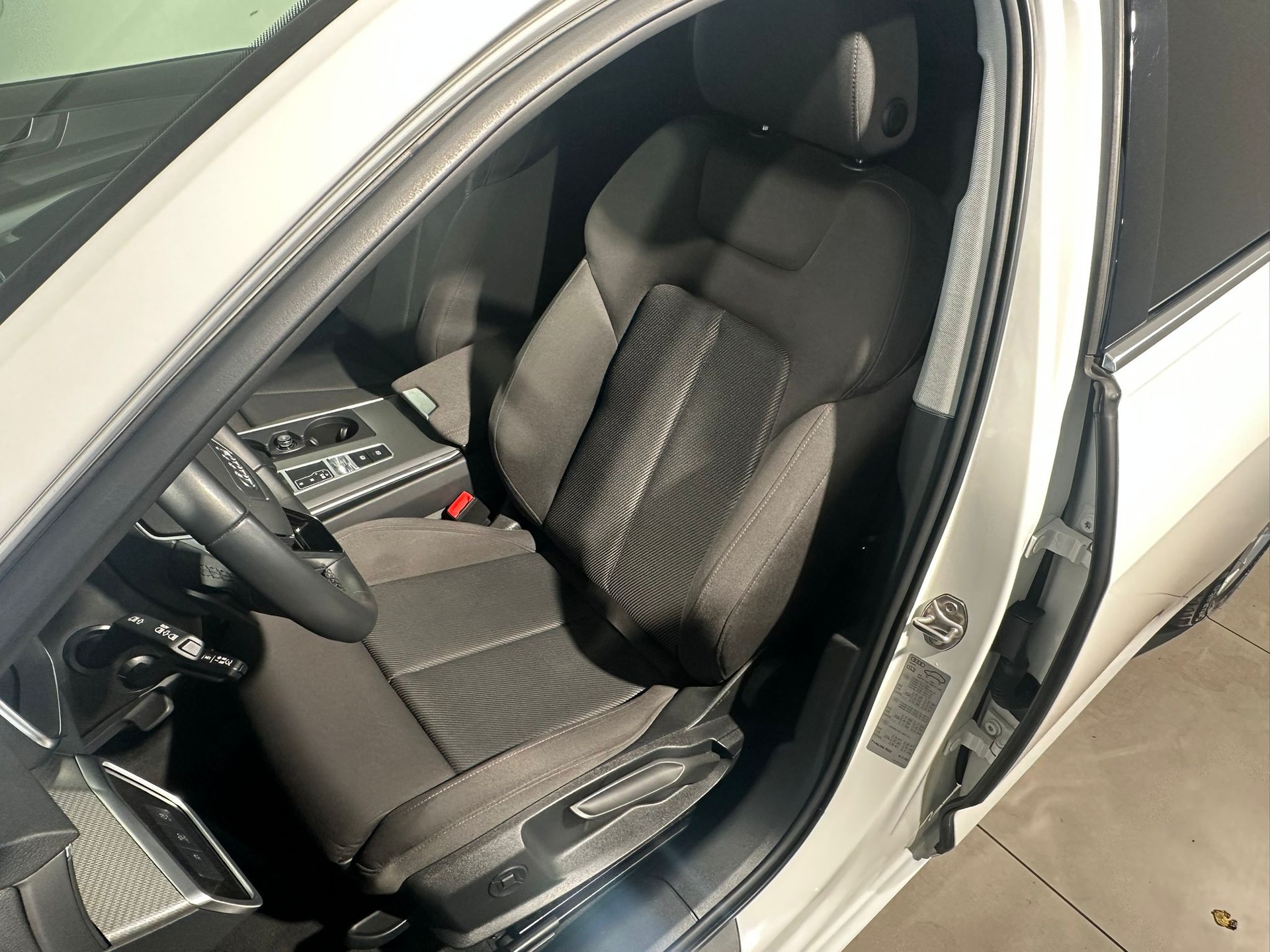 AUDI A6 Avant 40 TDI Sport quattro-image-5