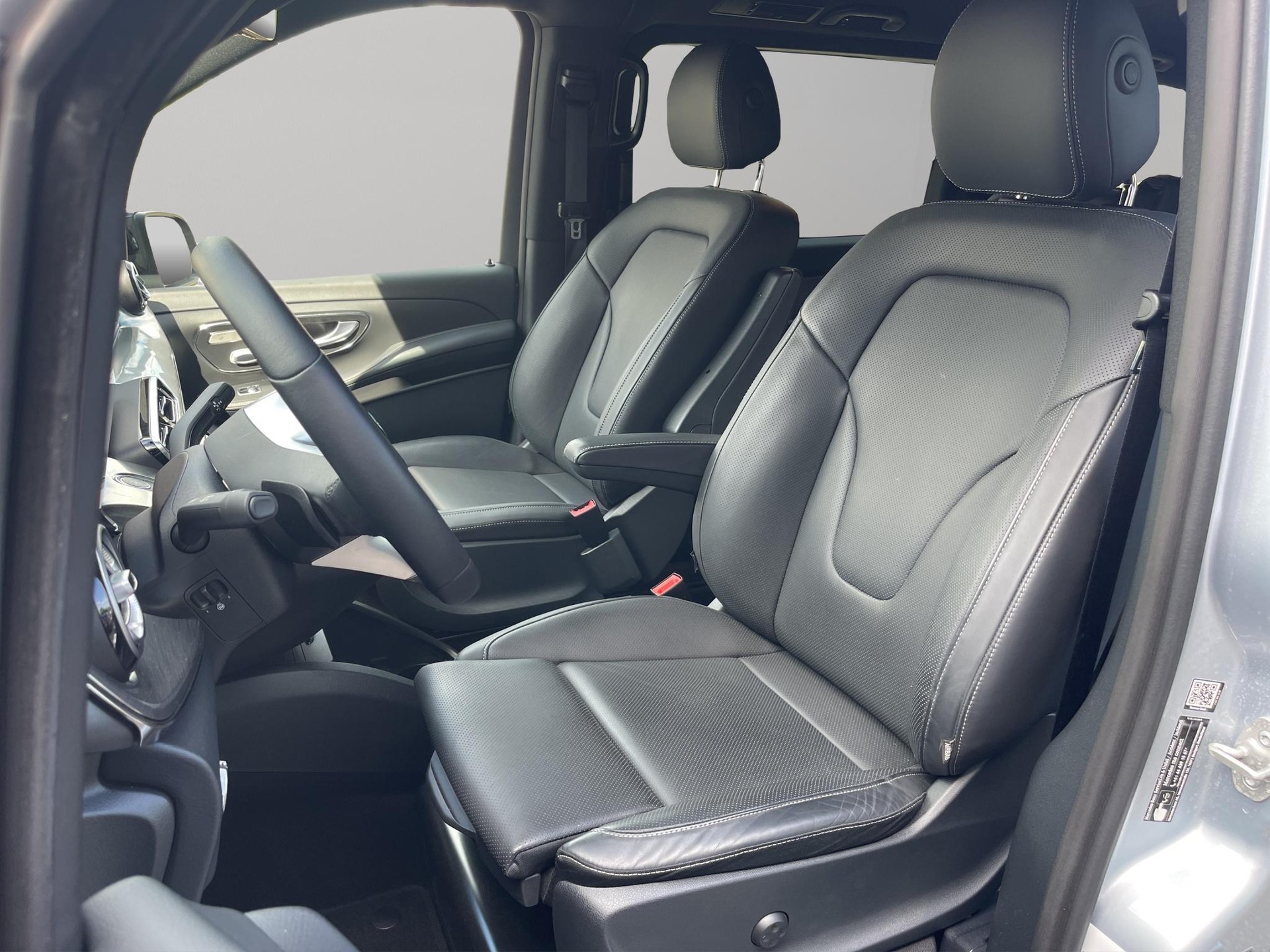 MERCEDES-BENZ V 300 d Exclusive lang Van-image-5