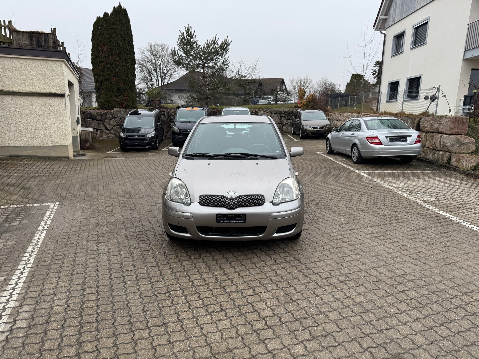 TOYOTA Yaris 1.0 Linea Luna