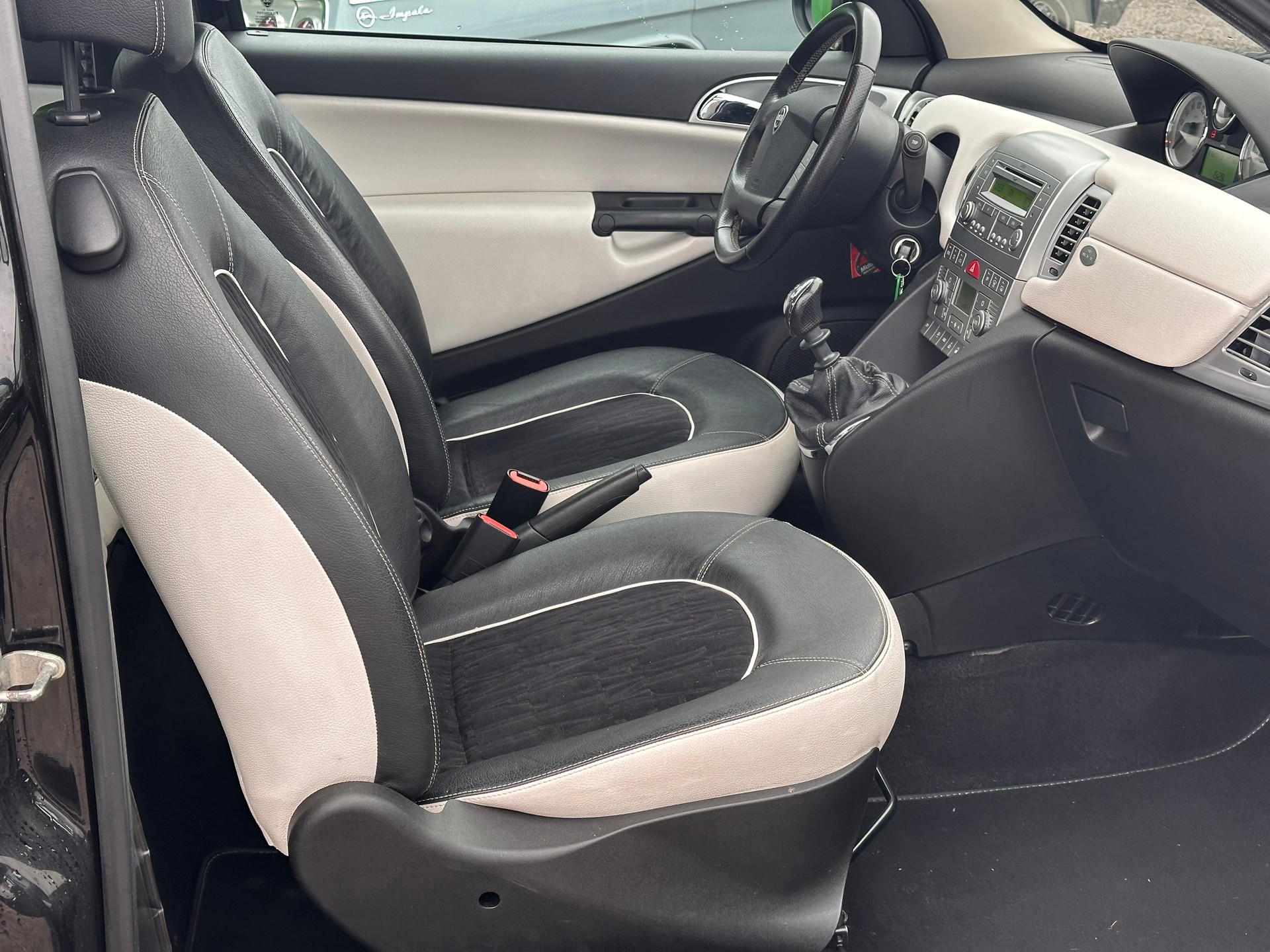 LANCIA Ypsilon 1.2 Platino-image-9