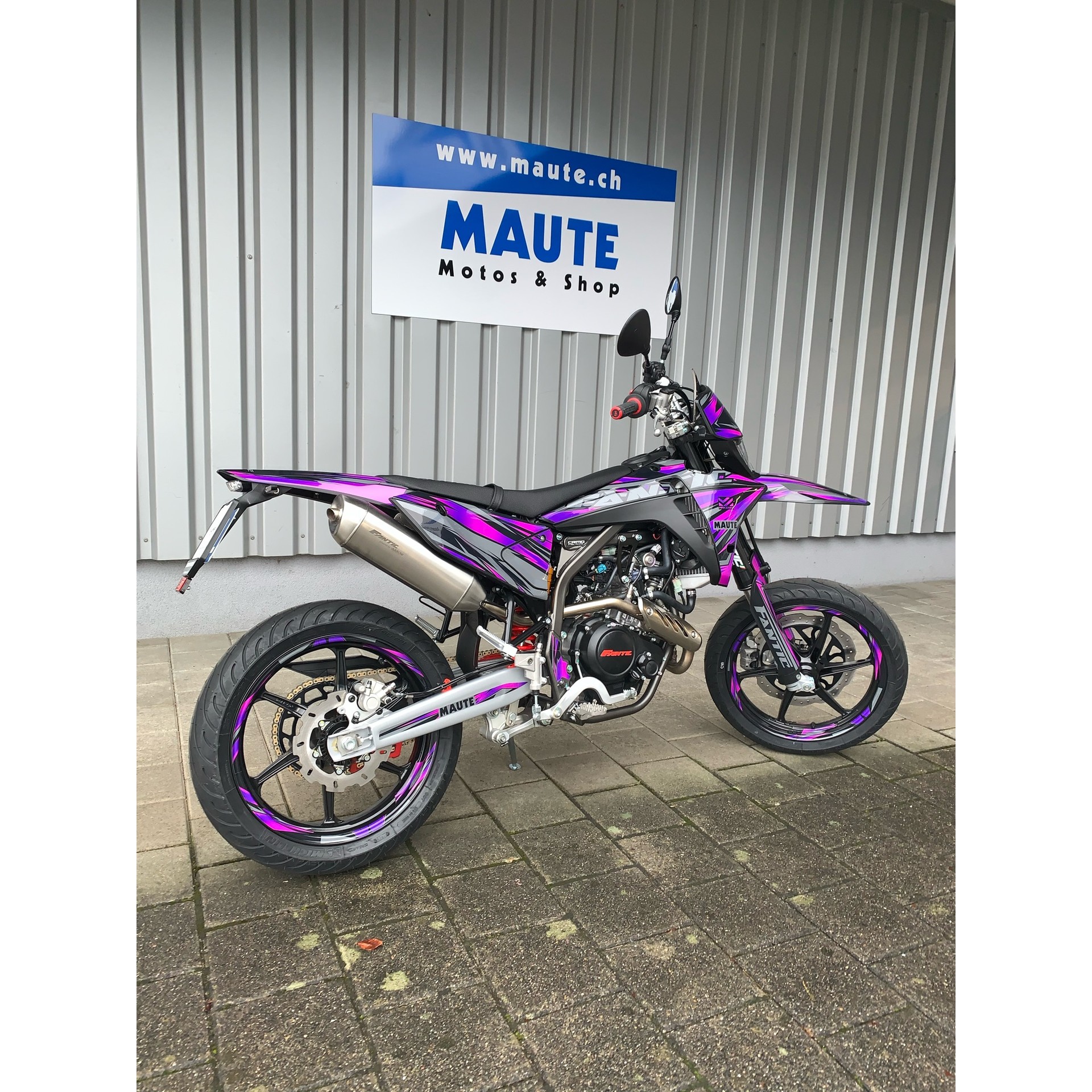 FANTIC XMF 125 Motard Performance-image-3