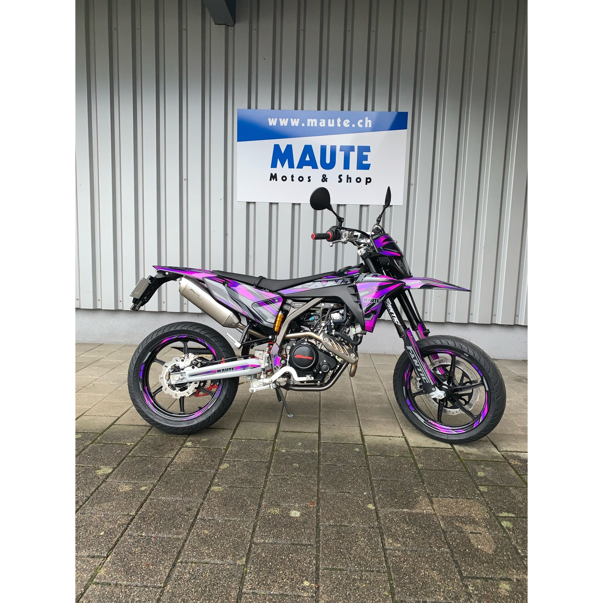 FANTIC XMF 125 Motard Performance-image-0