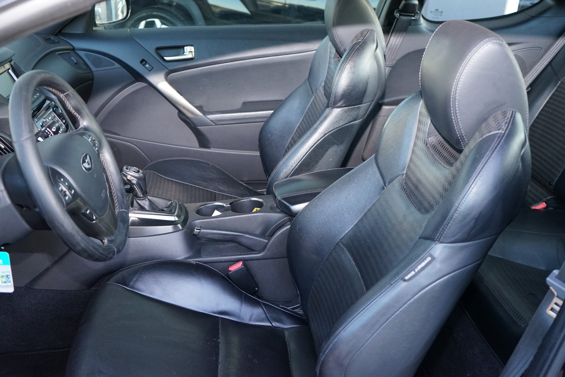 HYUNDAI Genesis 2.0 Turbo-image-15