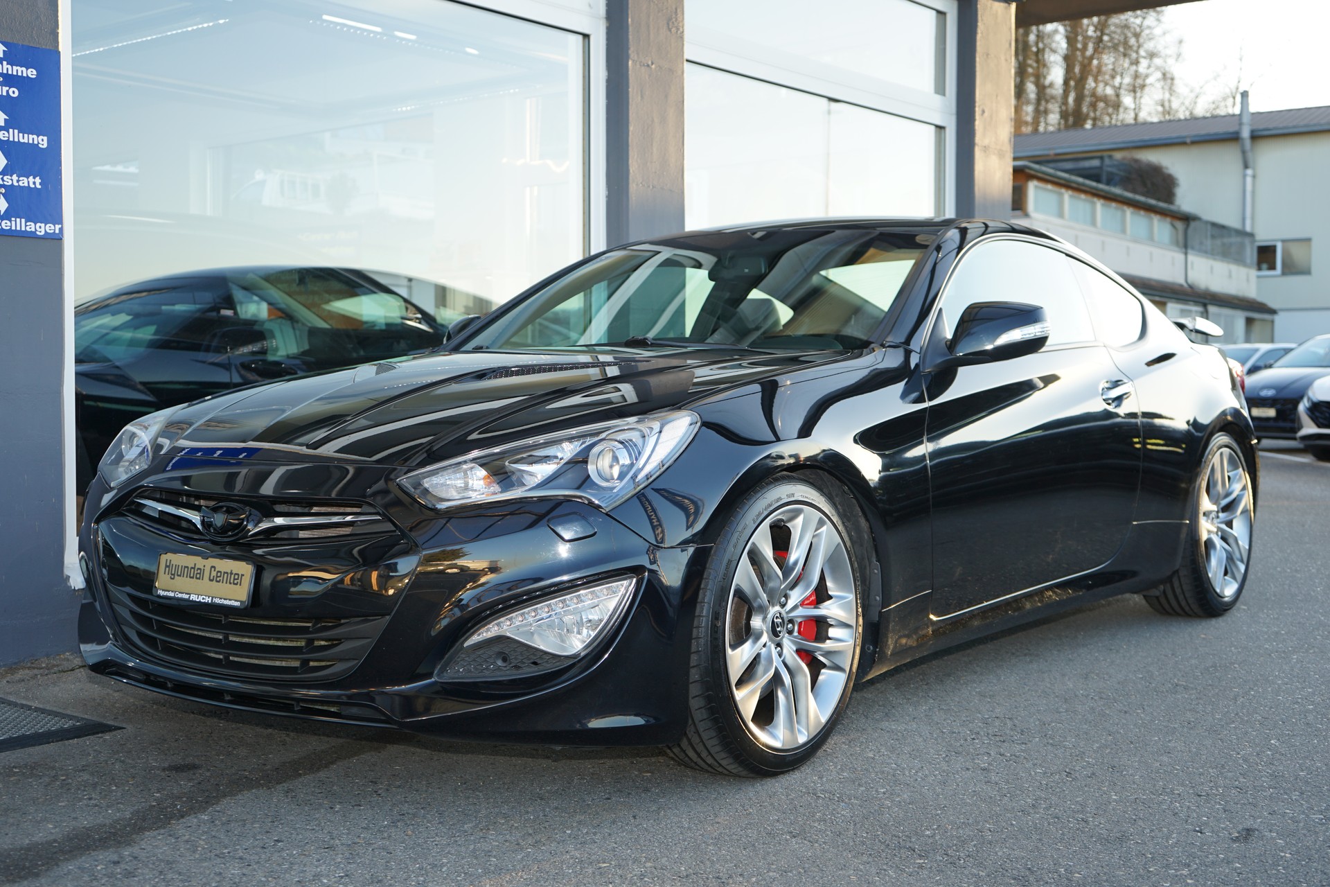 HYUNDAI Genesis 2.0 Turbo-showroom-element-1