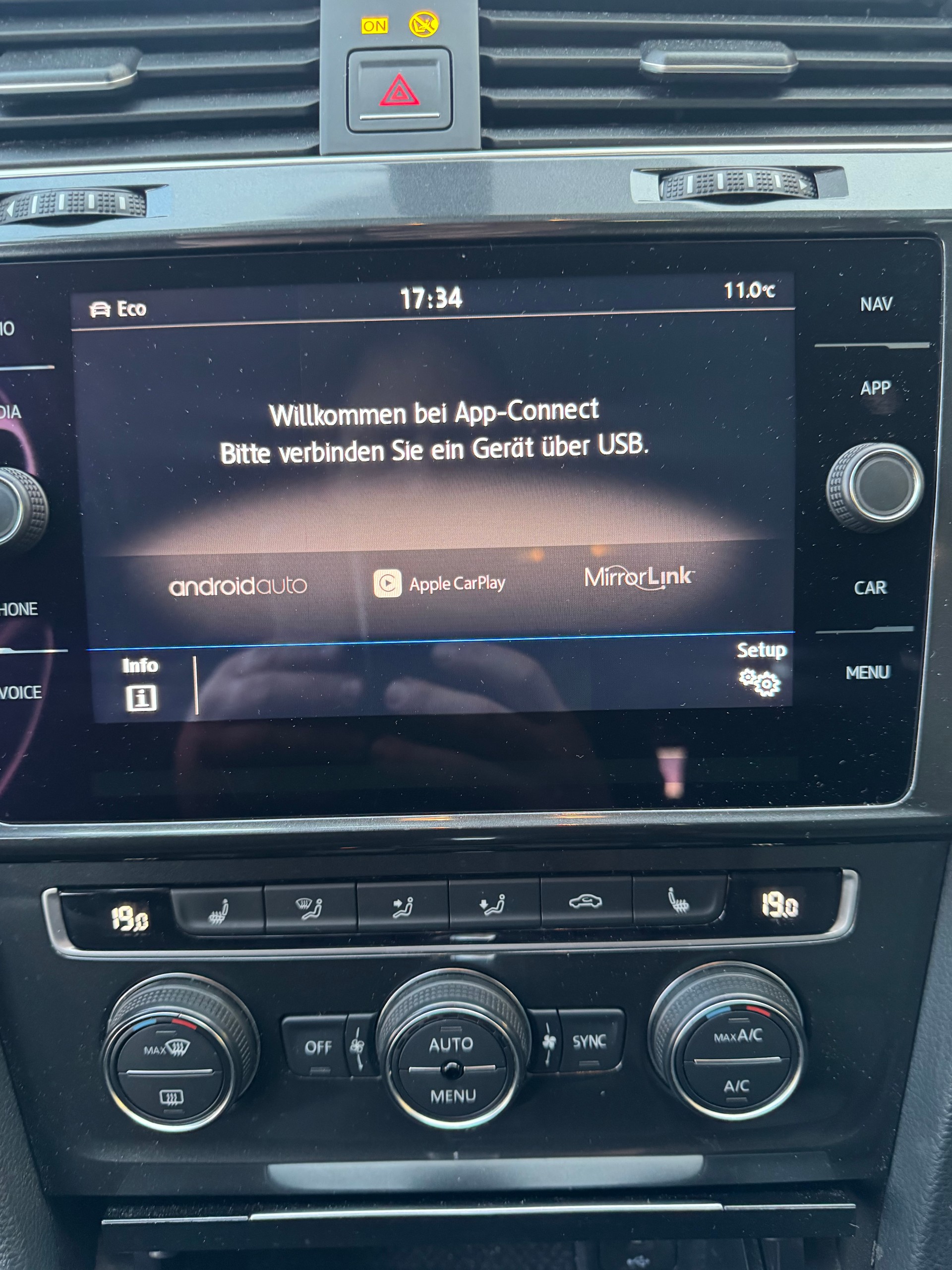 VW Golf Variant 1.4 TSI Comfortline DSG-image-12