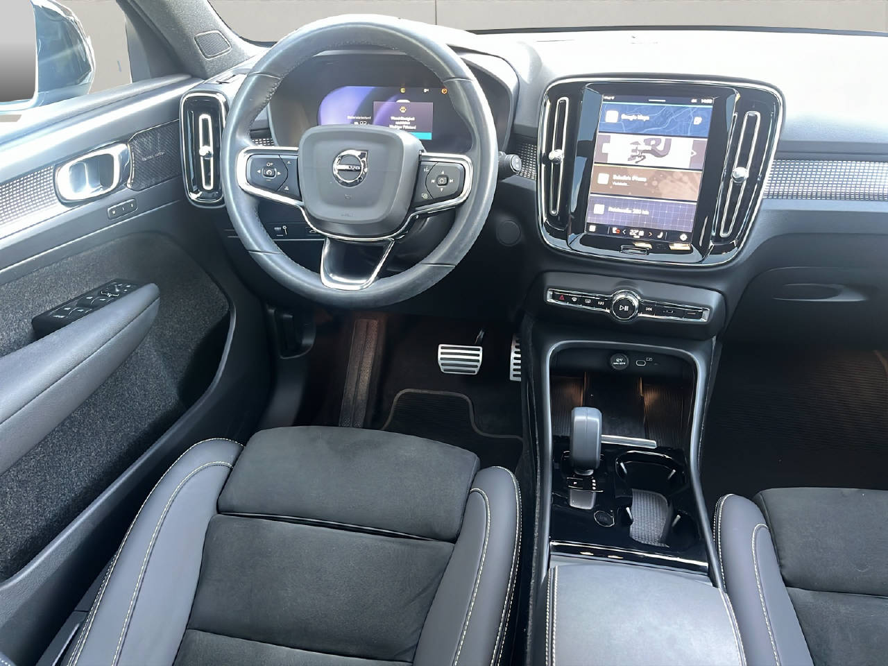 VOLVO XC40 P6 Ultimate-image-9