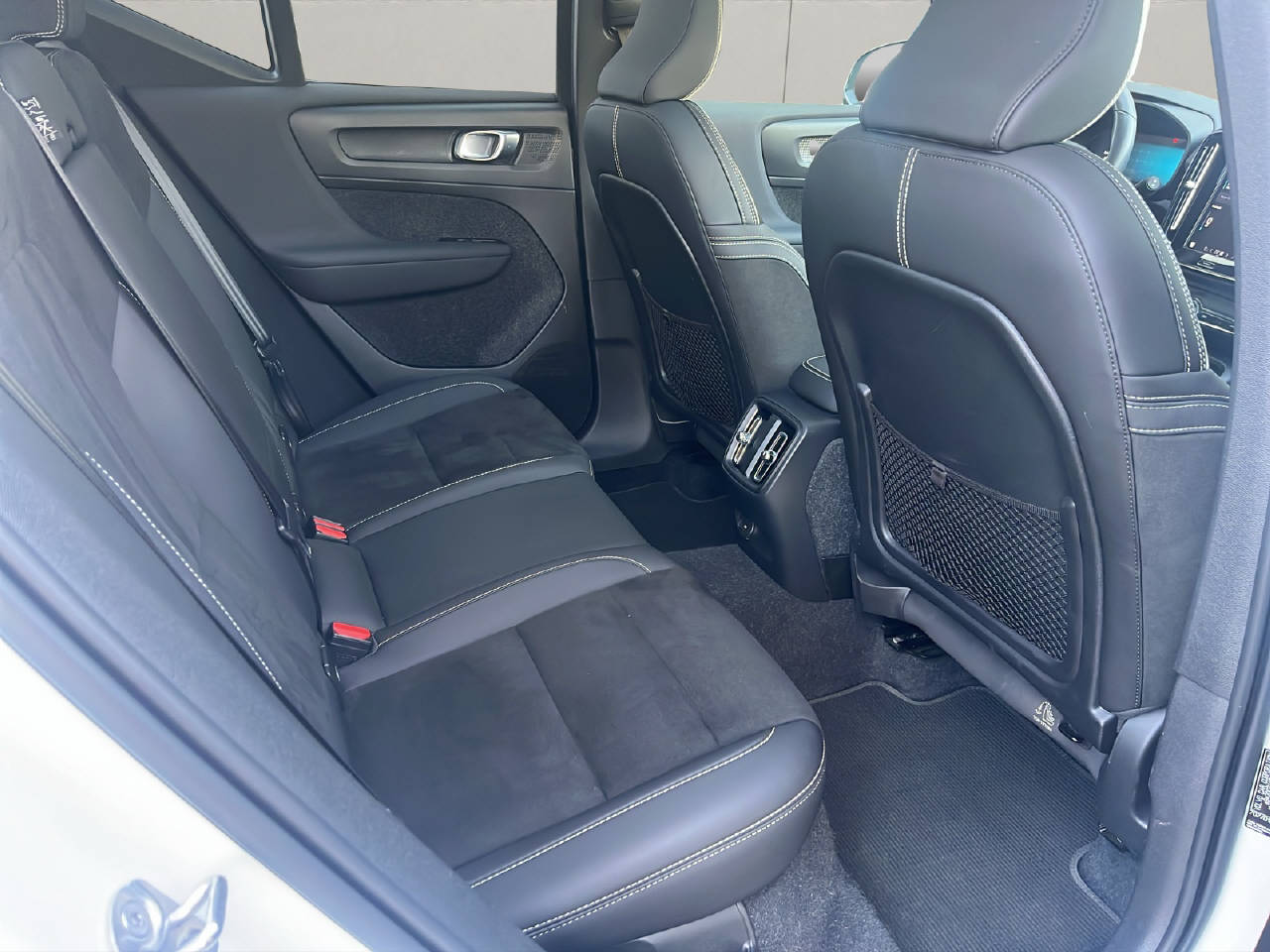 VOLVO XC40 P6 Ultimate-image-12