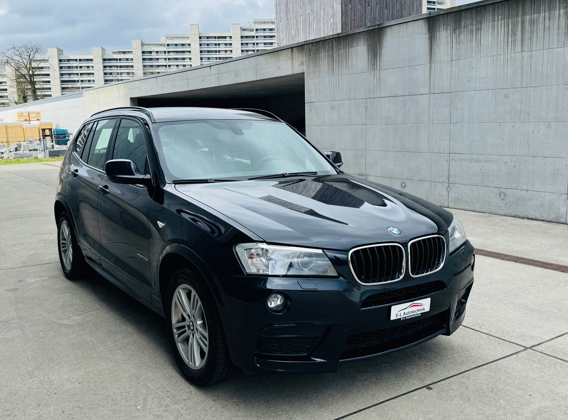 BMW X3 xDrive 20d Steptronic-showroom-element-2