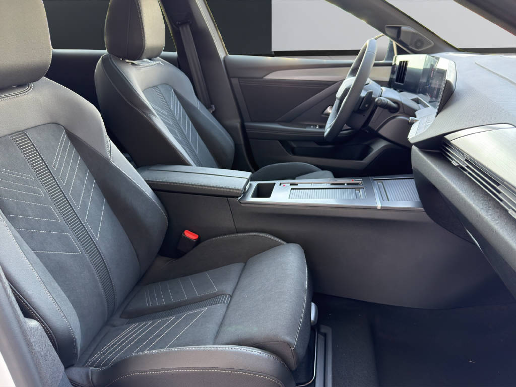 OPEL Astra-e Sports Tourer Ultimate-image-13