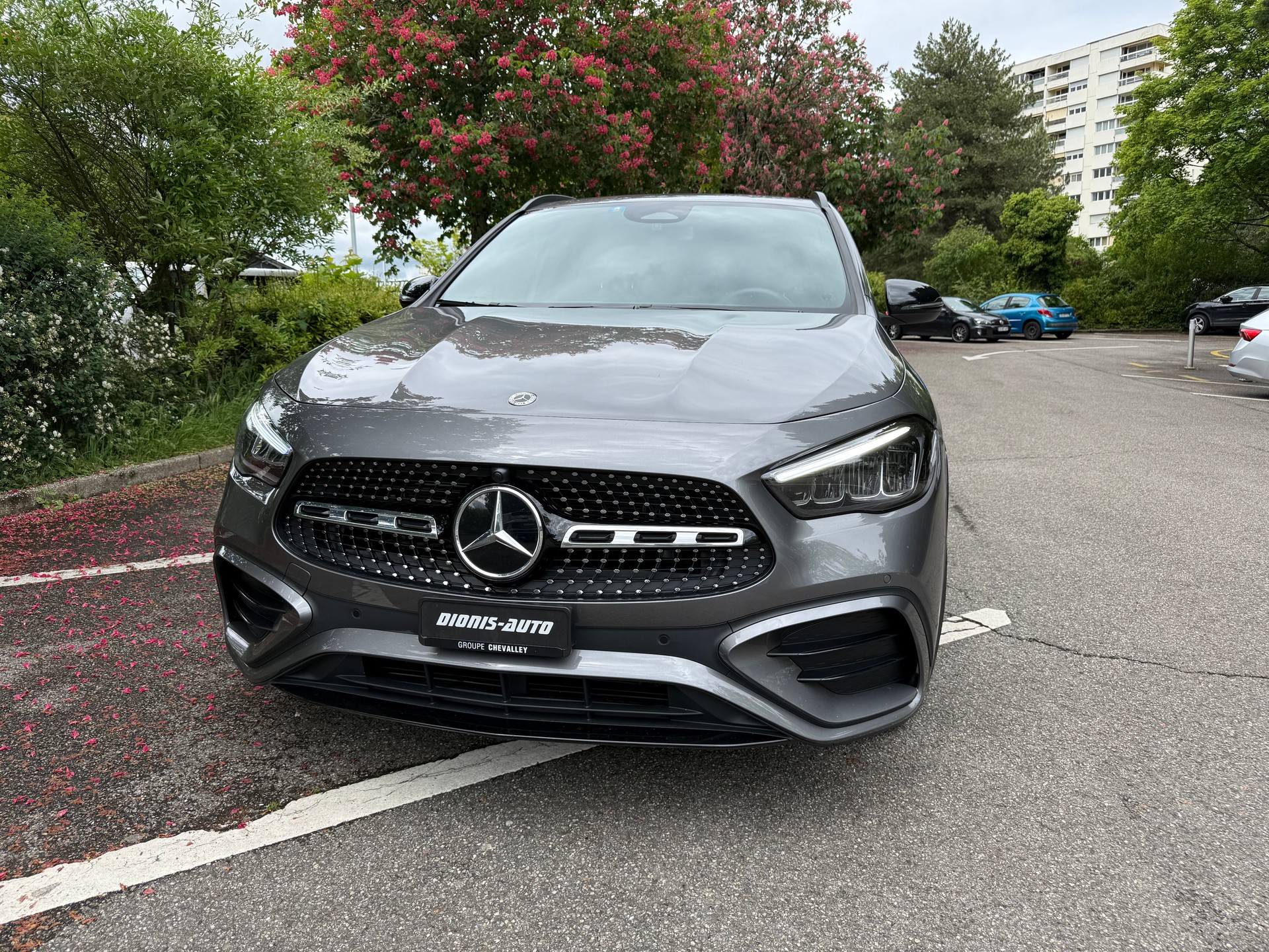 MERCEDES-BENZ GLA 250 e EQ Star 8G-DCT-showroom-element-1
