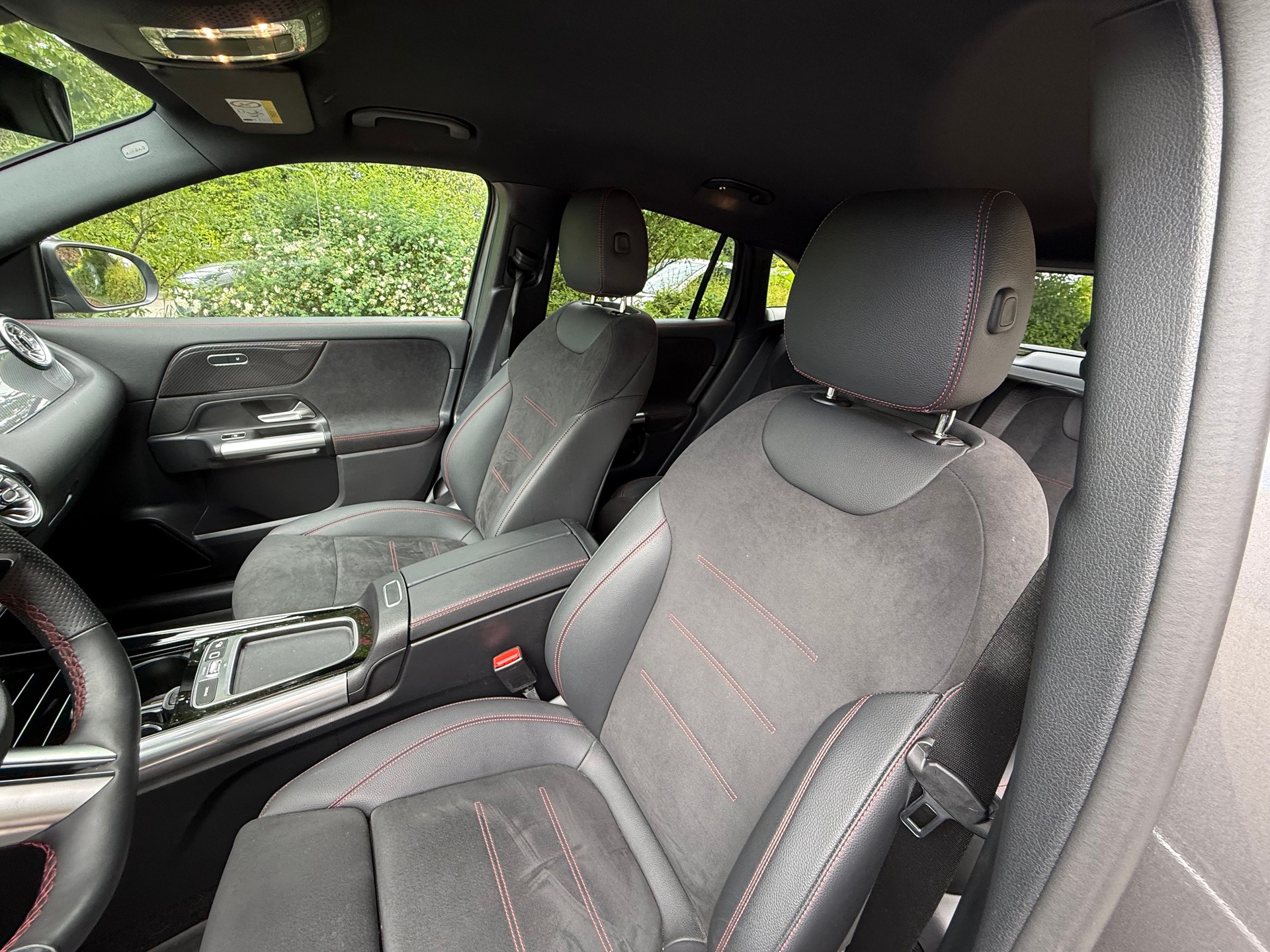 MERCEDES-BENZ GLA 250 e EQ Star 8G-DCT-image-6