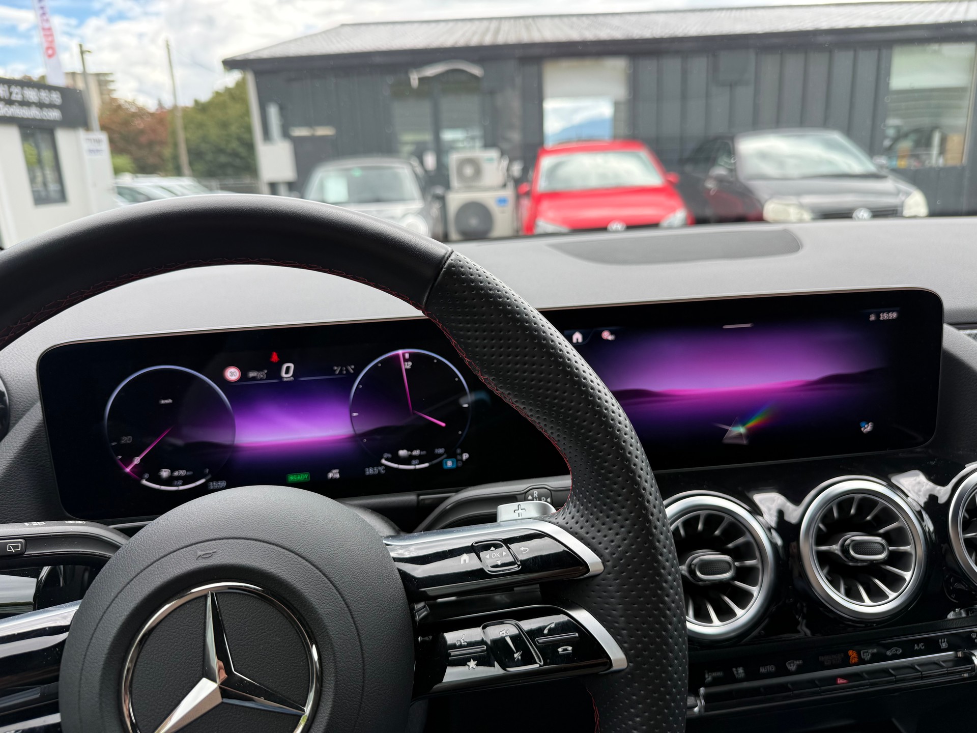 MERCEDES-BENZ GLA 250 e EQ Star 8G-DCT-image-23