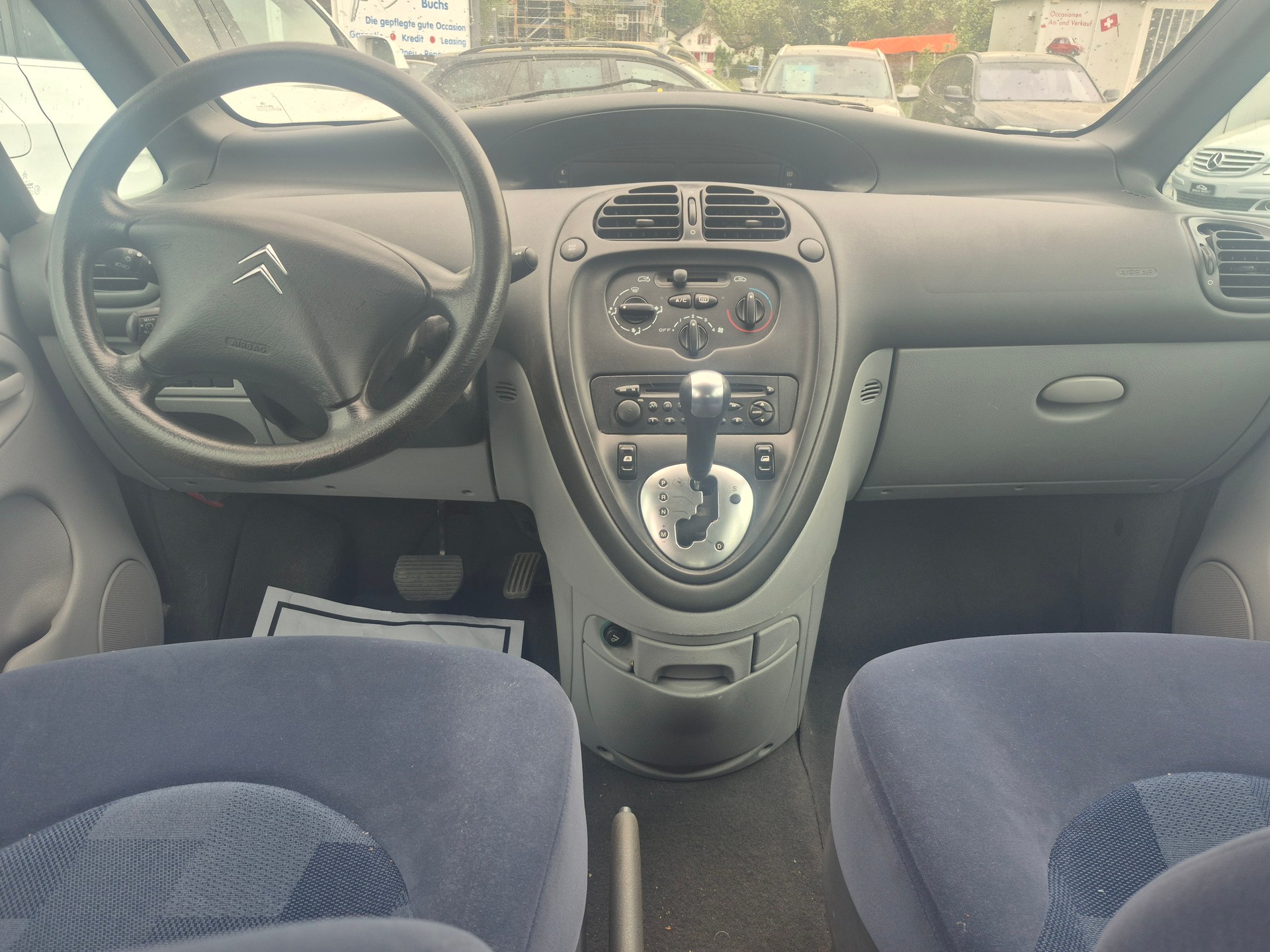 CITROEN Xsara Picasso 2.0i 16V SX Automatic-image-3