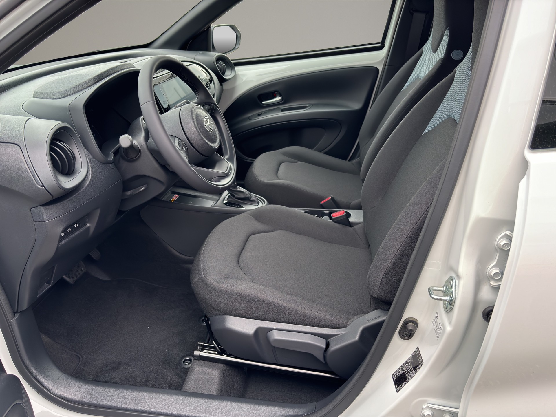 TOYOTA Aygo X 1.5 VVT-i HSD Trend e-CVT-image-9