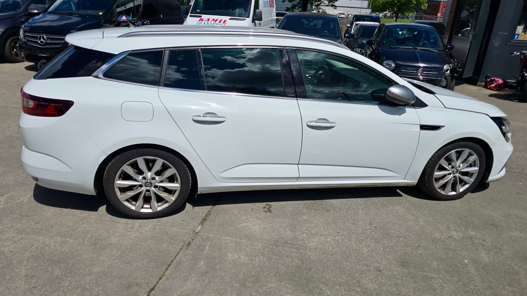 RENAULT Mégane Grandtour 1.6 16V Turbo GT Limited EDC-image-3