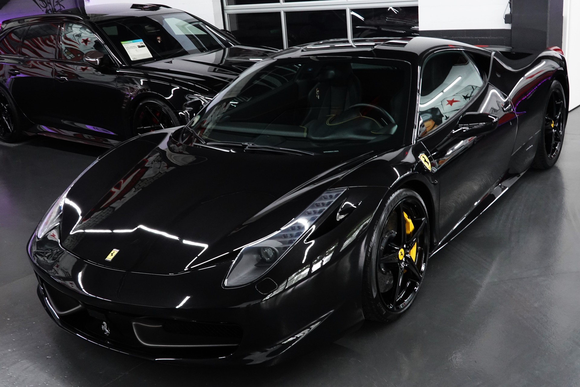 FERRARI 458 ITALIA 4.5 V8 SAUGER // FERRARI SERVICE // CH-FAHRZEUG // GELBE NÄHTE-image-8