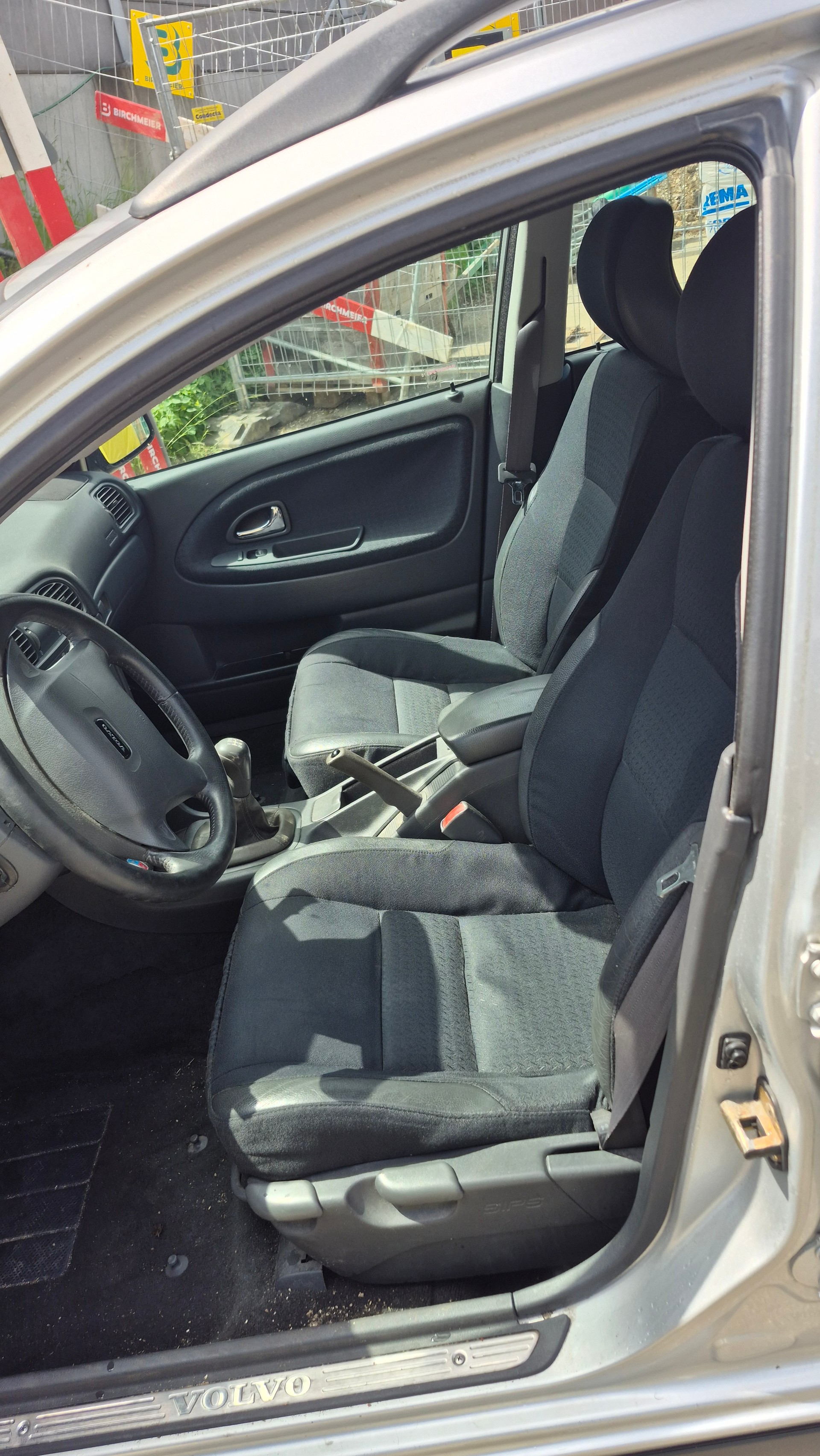 VOLVO V40 2.0T-image-8
