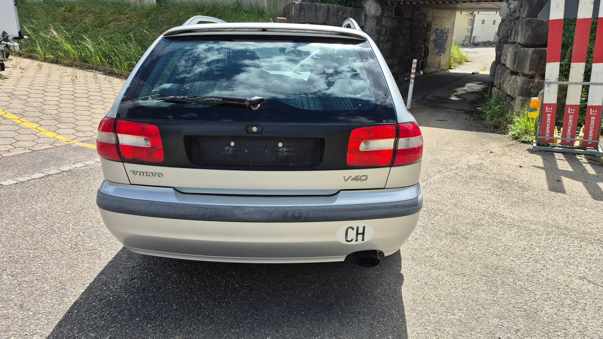 VOLVO V40 2.0T-image-5