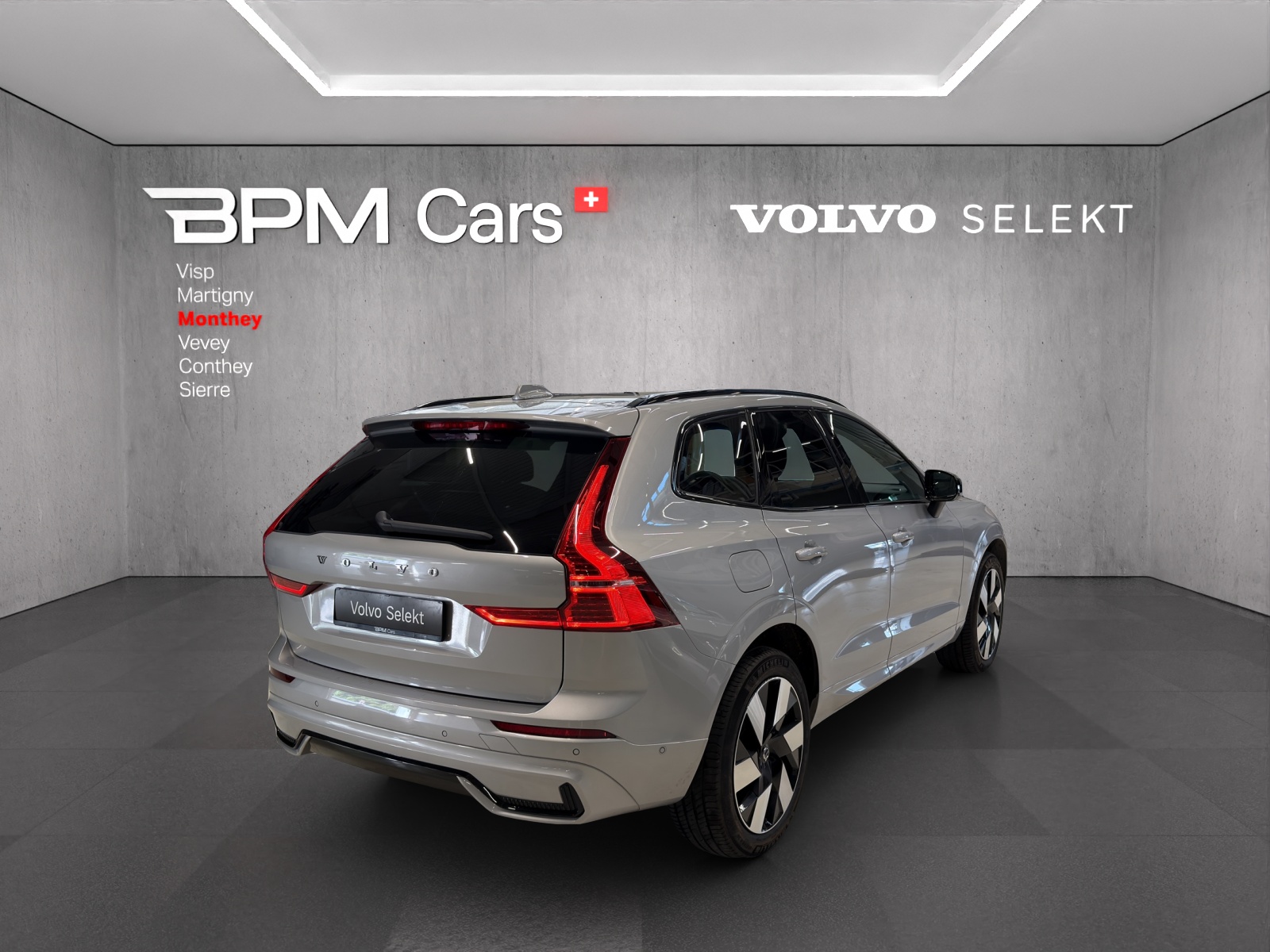 VOLVO XC60 T6 eAWD PluginHybrid Ultra Dark Geartronic-showroom-element-3