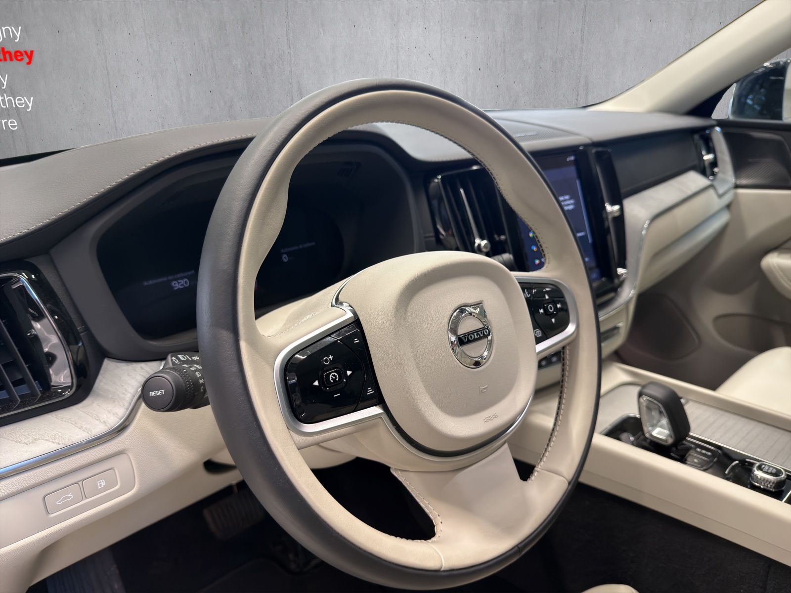 VOLVO XC60 T6 eAWD PluginHybrid Ultra Dark Geartronic-image-11